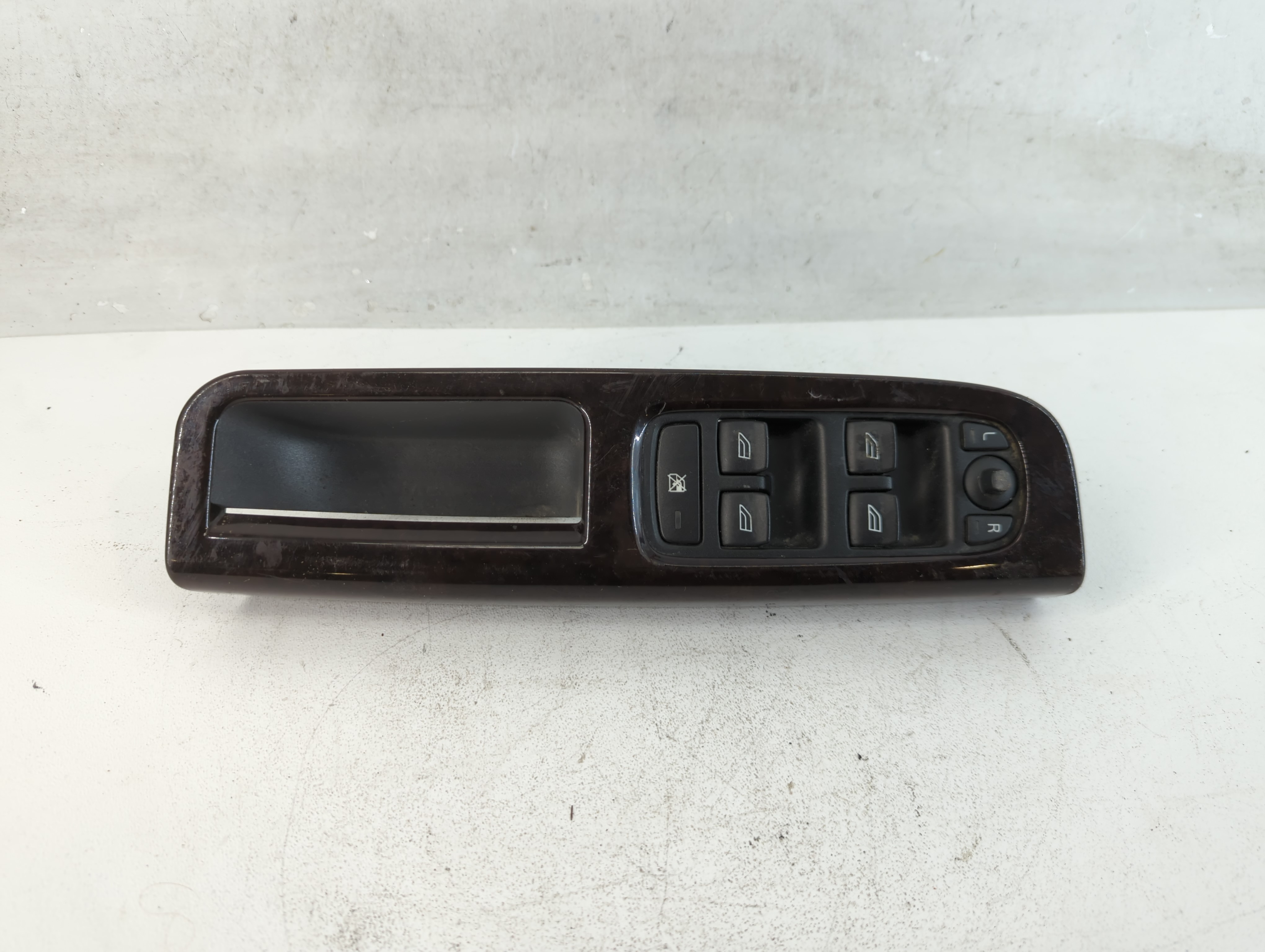 Picture of 2004-2011 Volvo S40 Driver Left Door Master Power Window Switch 30746183 818398