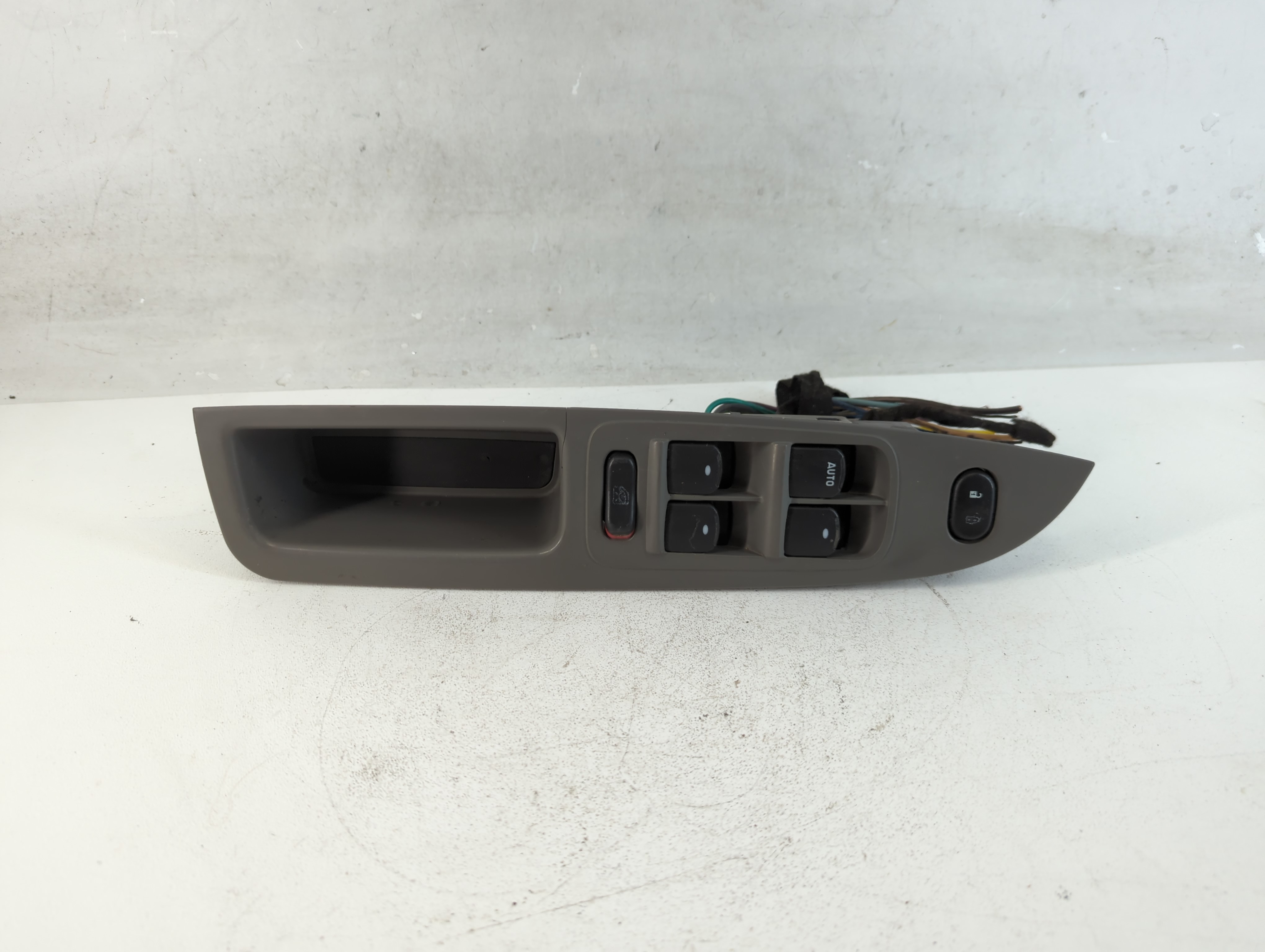2008-2009 Chevrolet Malibu Driver Left Door Master Power Window Switch 818400 - Oemusedautoparts1.com
