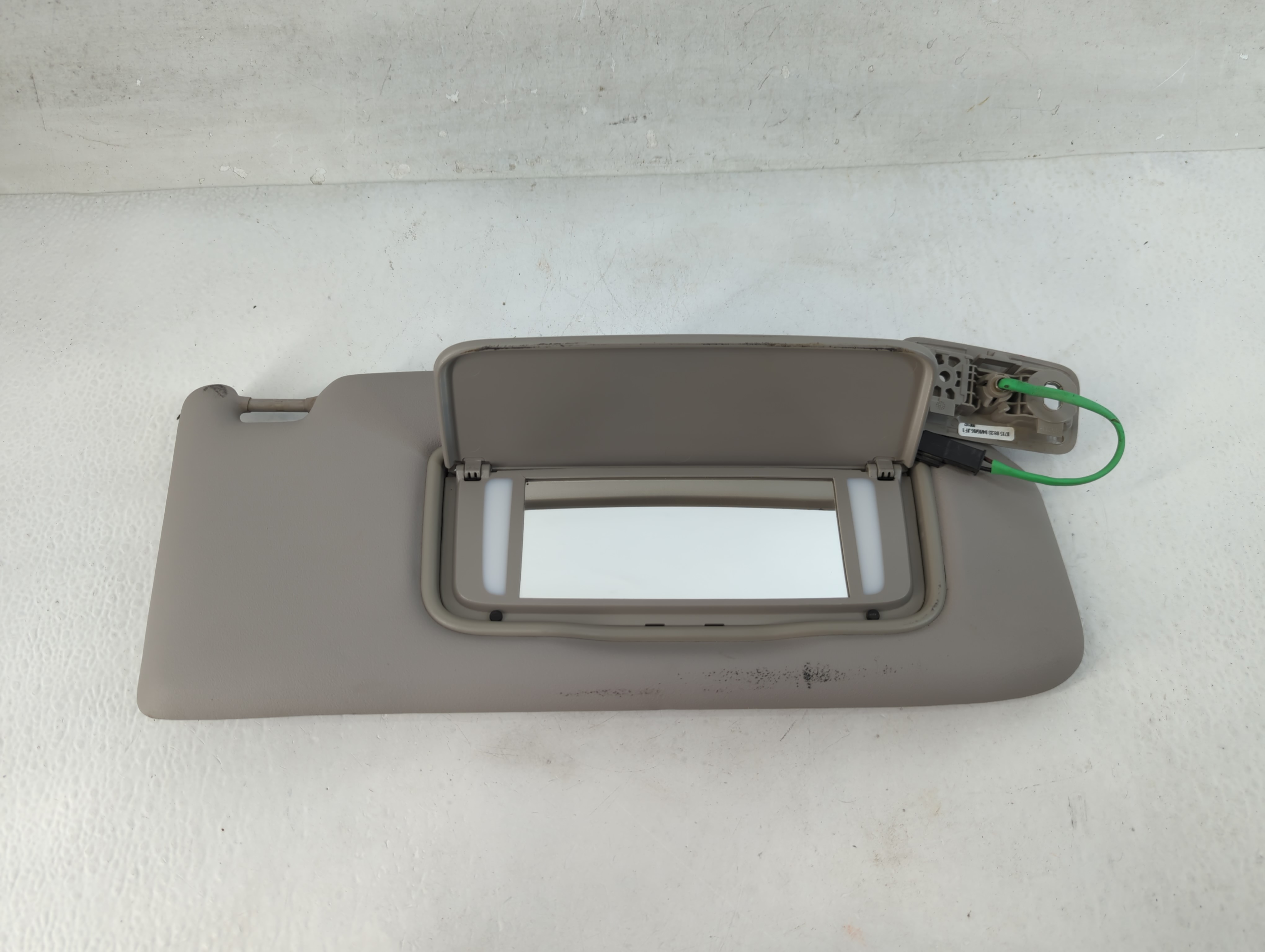 Picture of 2007-2011 Volvo S40 Passenger Sun Visor Mirror Right Sunvisor Grey 818424