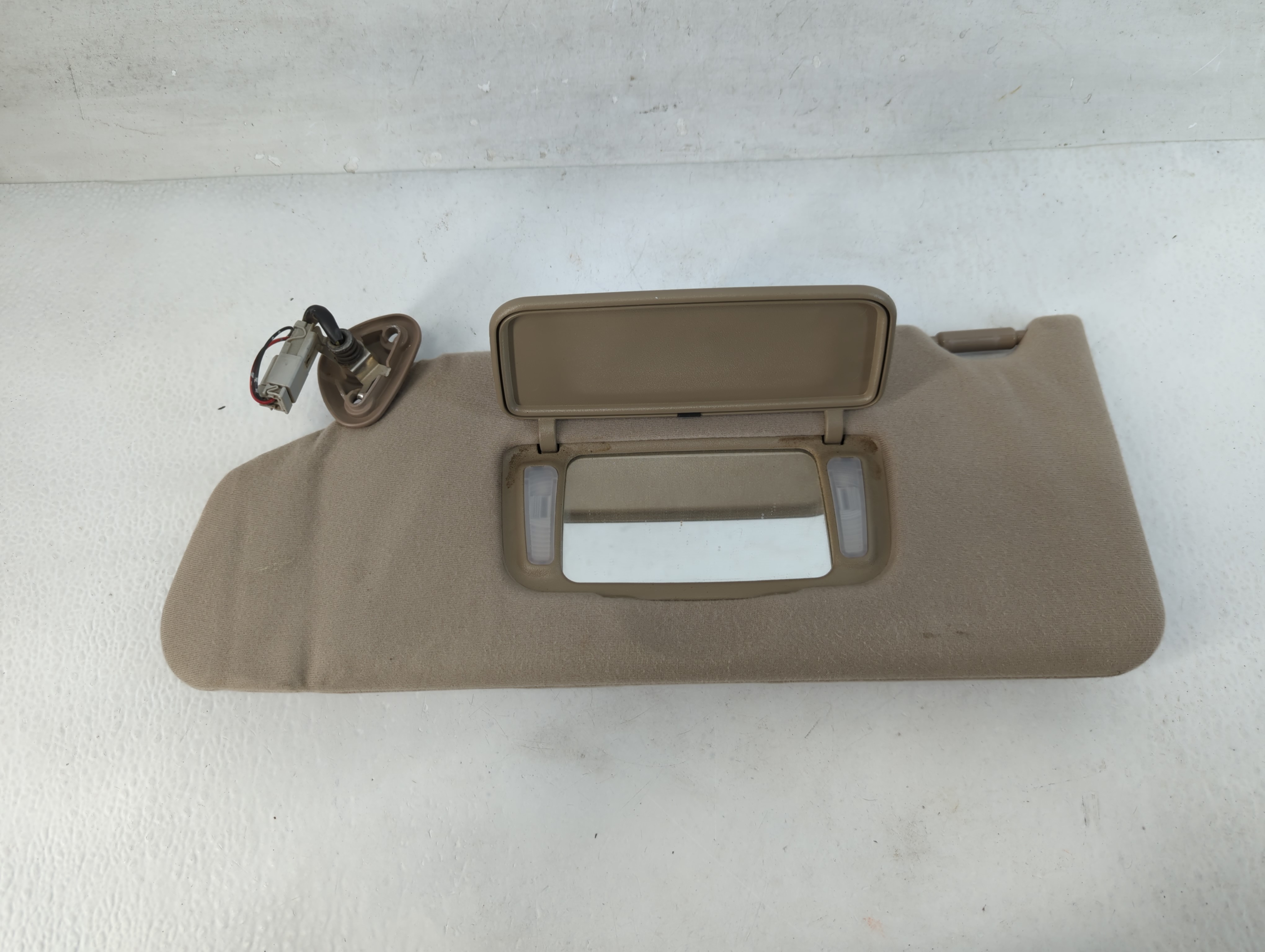 1998-2002 Honda Accord Driver Sun Visor Mirror Left Sunvisor Beige 818426 - Oemusedautoparts1.com