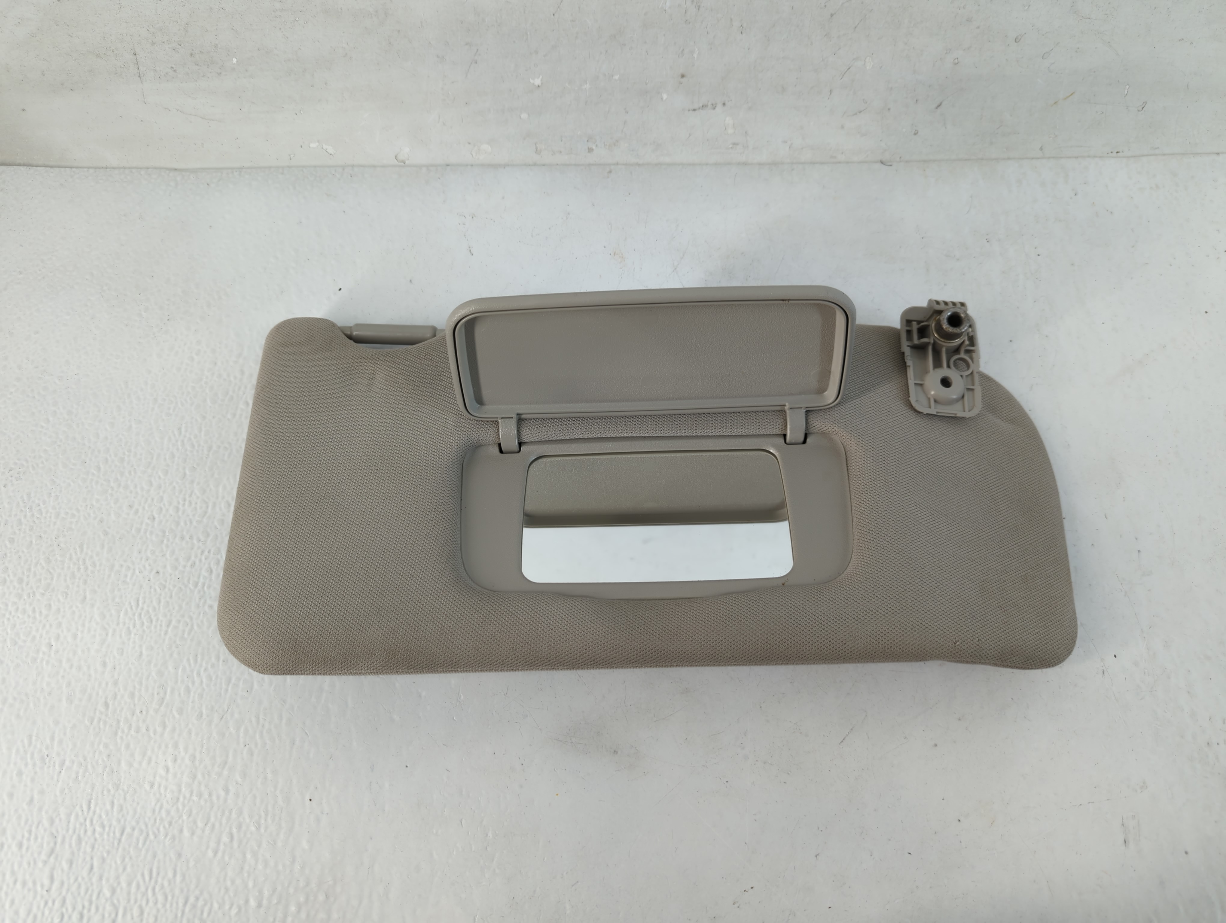 2005-2007 Chrysler 300 Passenger Sun Visor Mirror Right Sunvisor Beige 818439 - Oemusedautoparts1.com