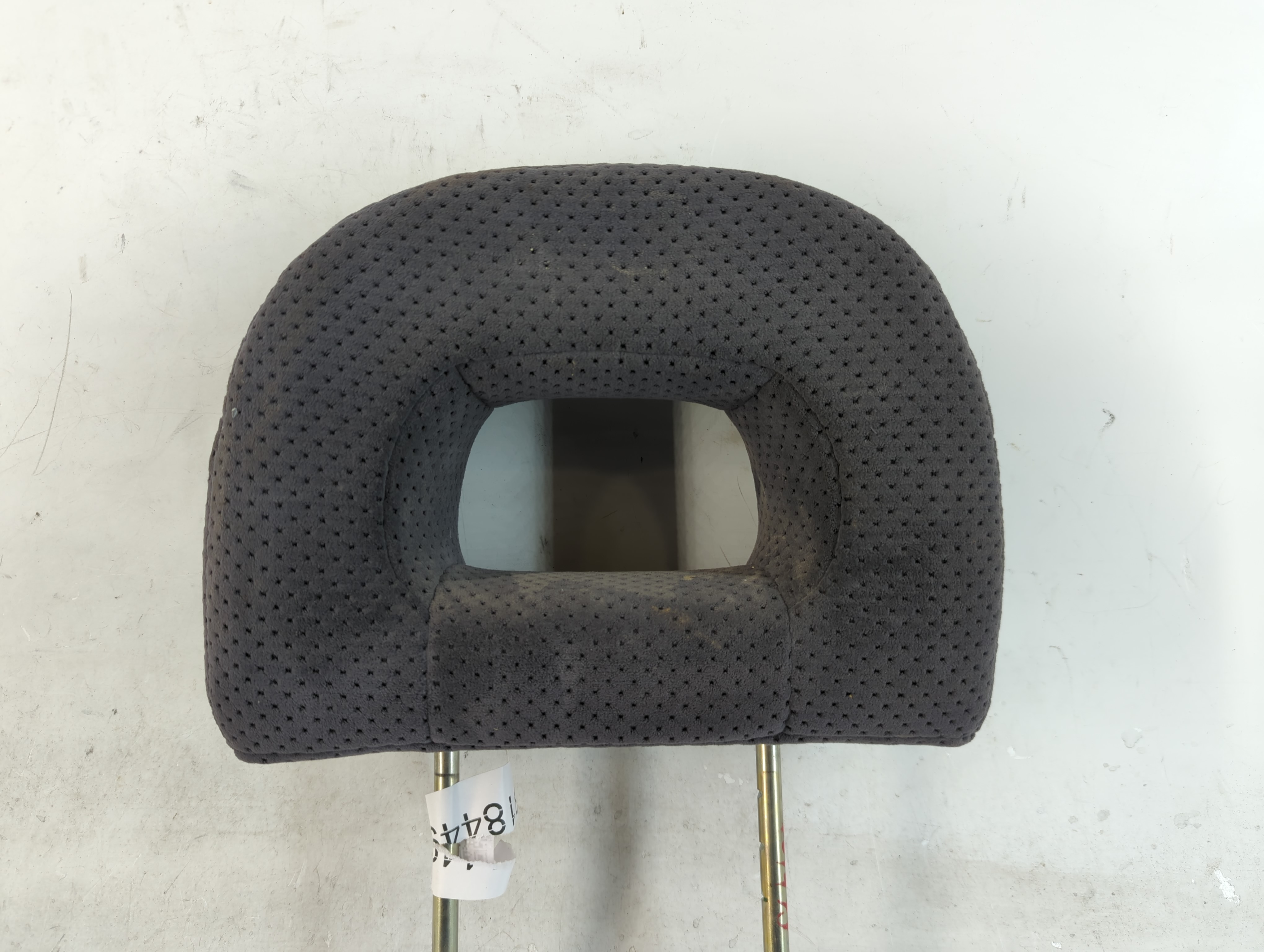 2003 Mitsubishi Outlander Headrest Head Rest Front Driver Passenger Seat 818449 - Oemusedautoparts1.com
