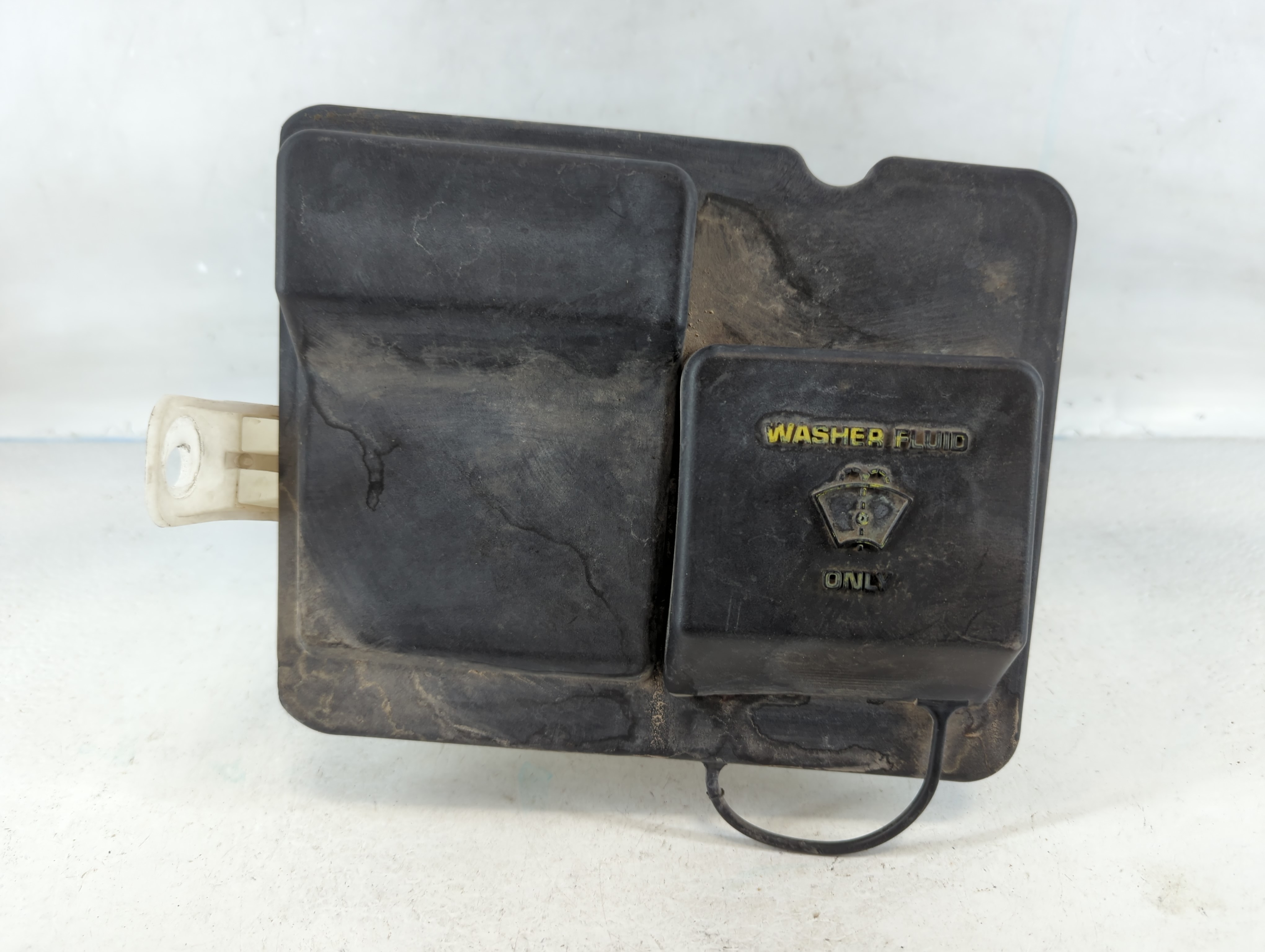 2003-2006 Ford Expedition Radiator Coolant Overflow Expansion Tank Bottle 818469 - Oemusedautoparts1.com