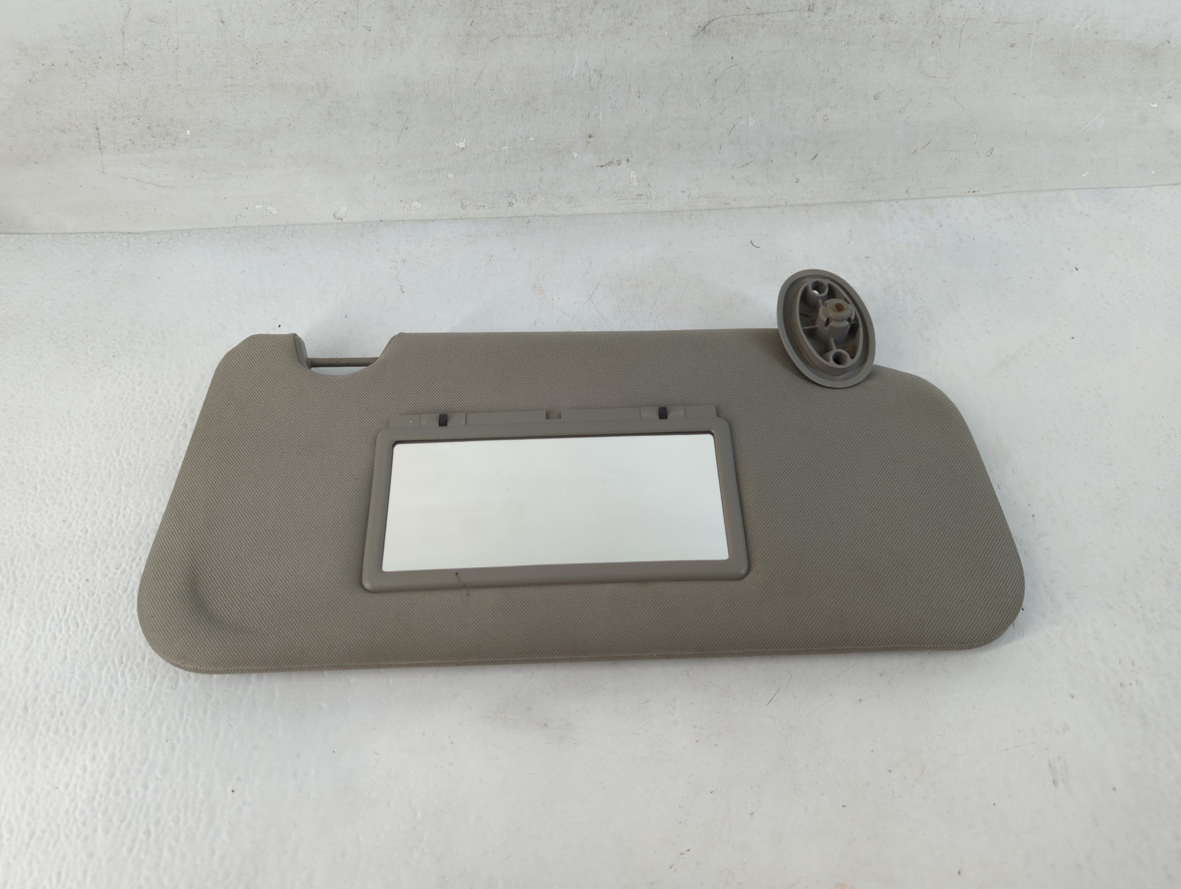2007 Suzuki Xl-7 Passenger Sun Visor Mirror Right Sunvisor Dark Beige 818474 - Oemusedautoparts1.com