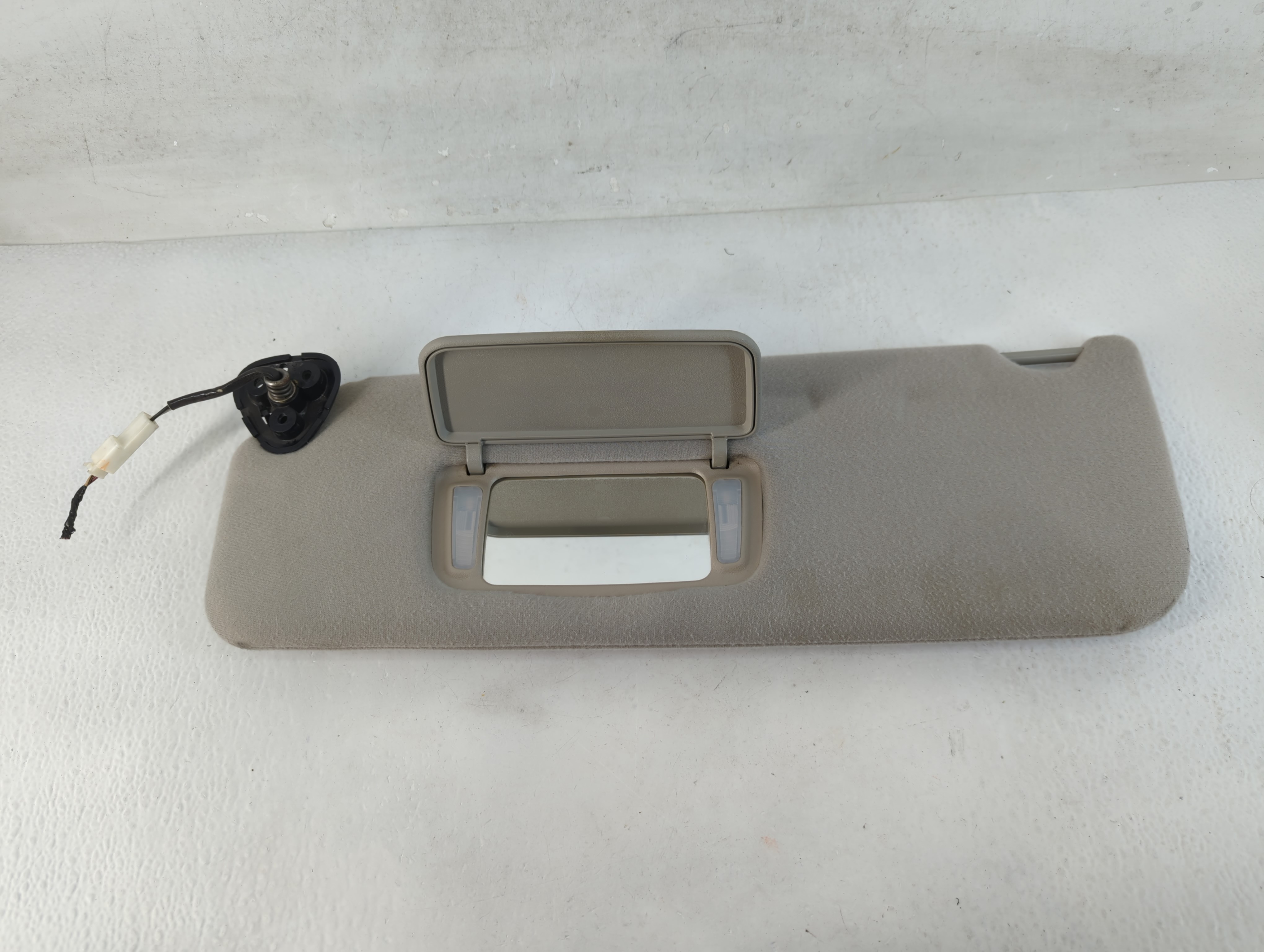 2005-2010 Toyota Sienna Passenger Sun Visor Mirror Right Sunvisor Grey 818480 - Oemusedautoparts1.com