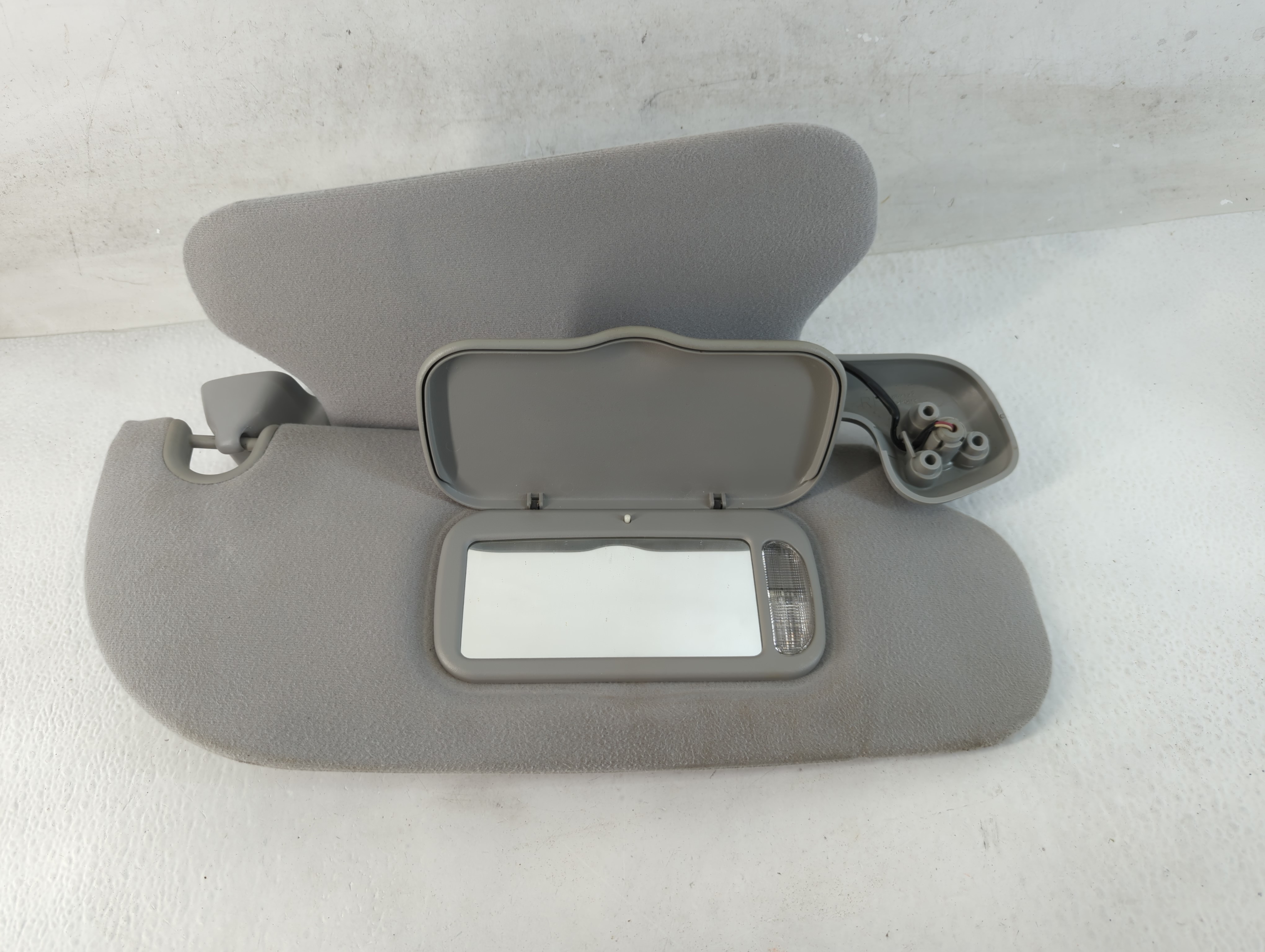 2000-2004 Ford Focus Passenger Sun Visor Mirror Right Sunvisor Grey 818483 - Oemusedautoparts1.com