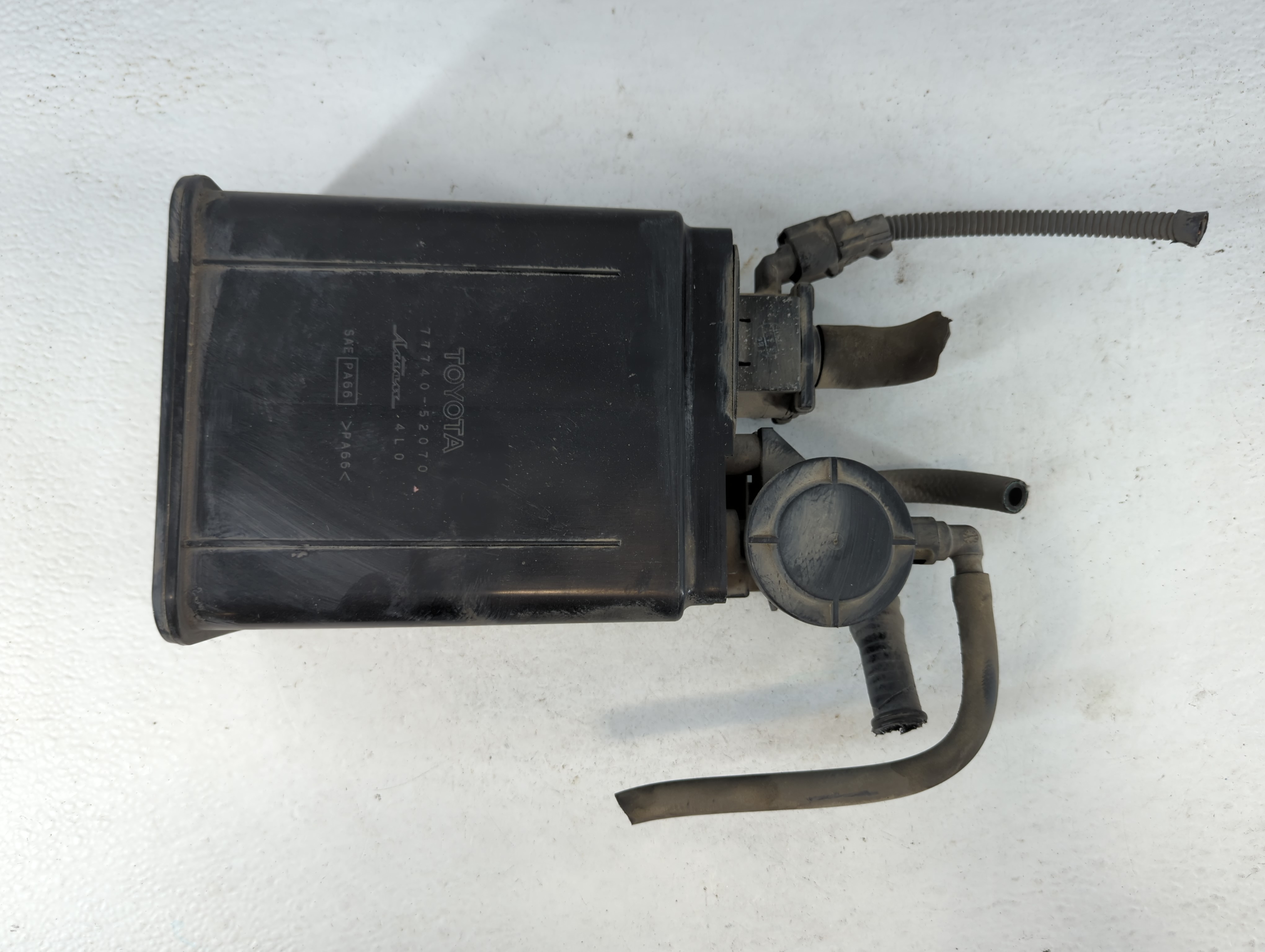 2005 Scion Xb Fuel Vapor Charcoal Canister 818511 - Oemusedautoparts1.com