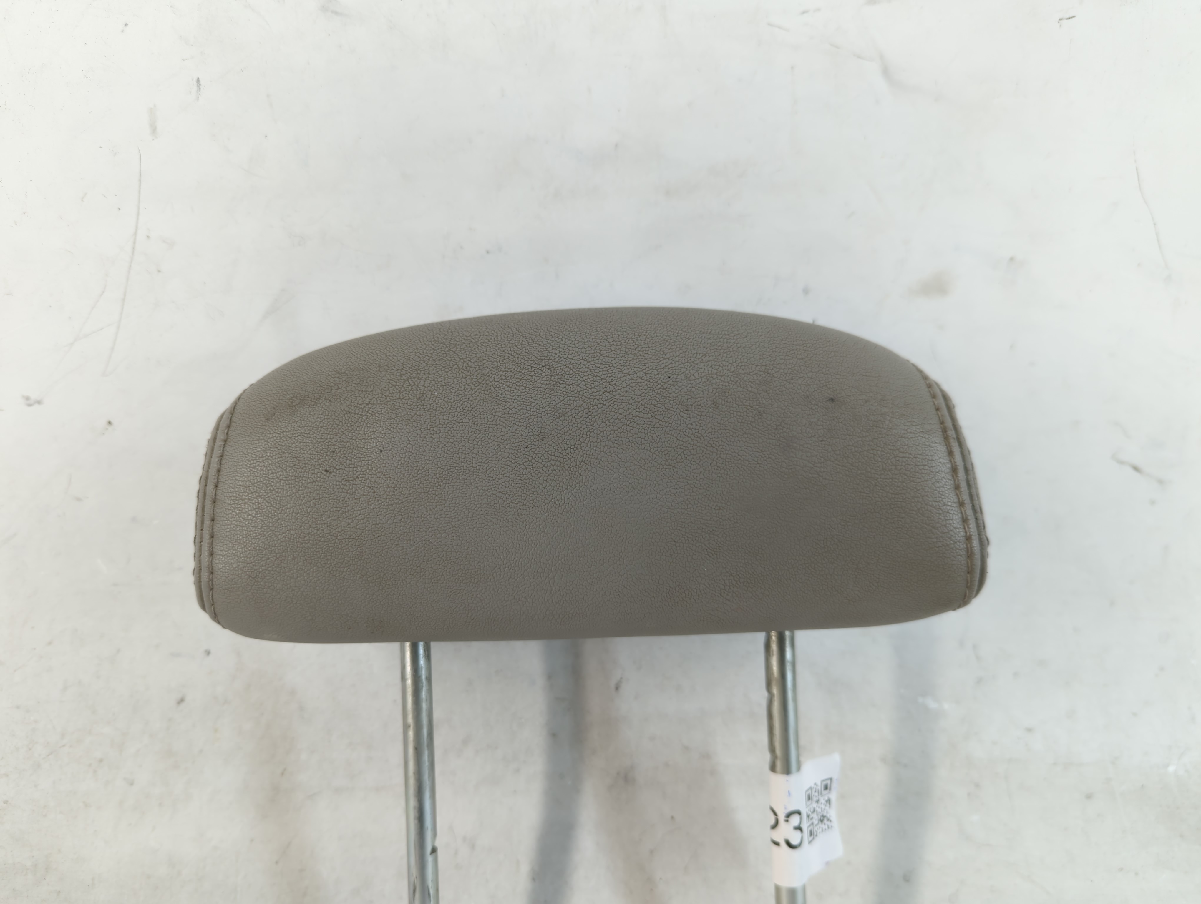 Picture of 2007 Suzuki Xl-7 Headrest Head Rest Front Driver Passenger Seat Grey 818523
