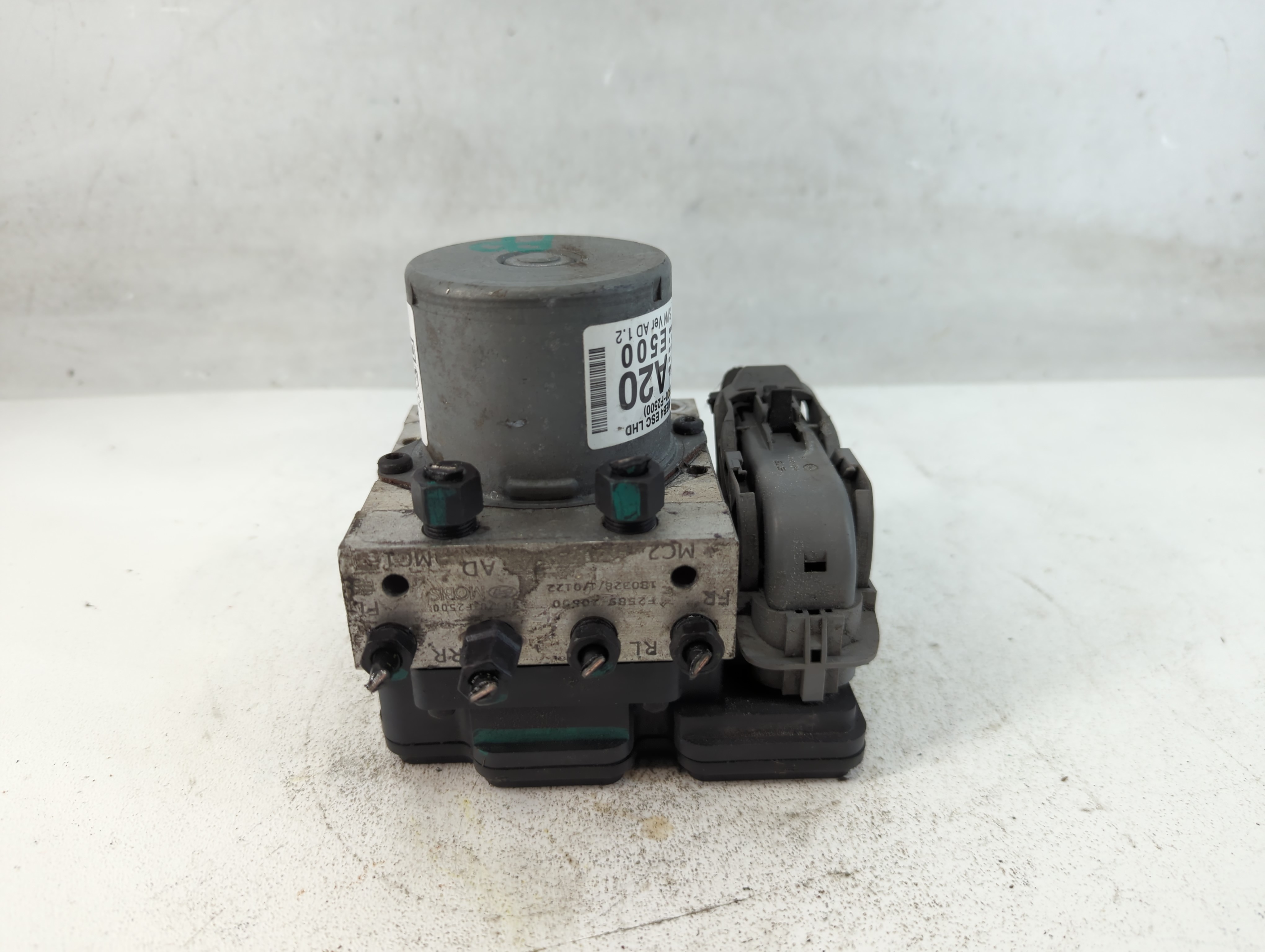 Picture of 2017-2019 Hyundai Elantra Abs Pump Control Module 818637