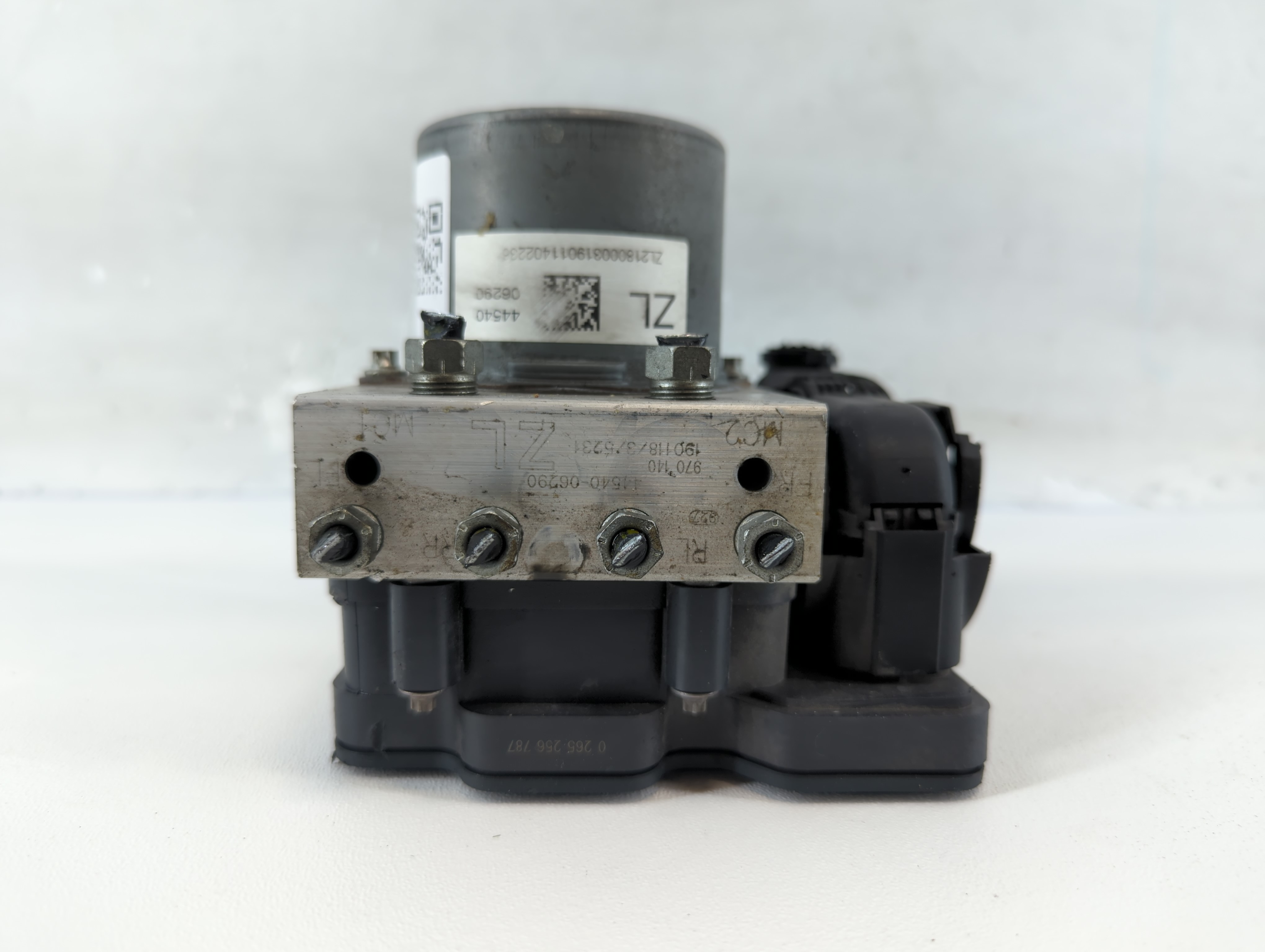 Picture of 2018-2020 Toyota Camry Abs Pump Control Module 818659