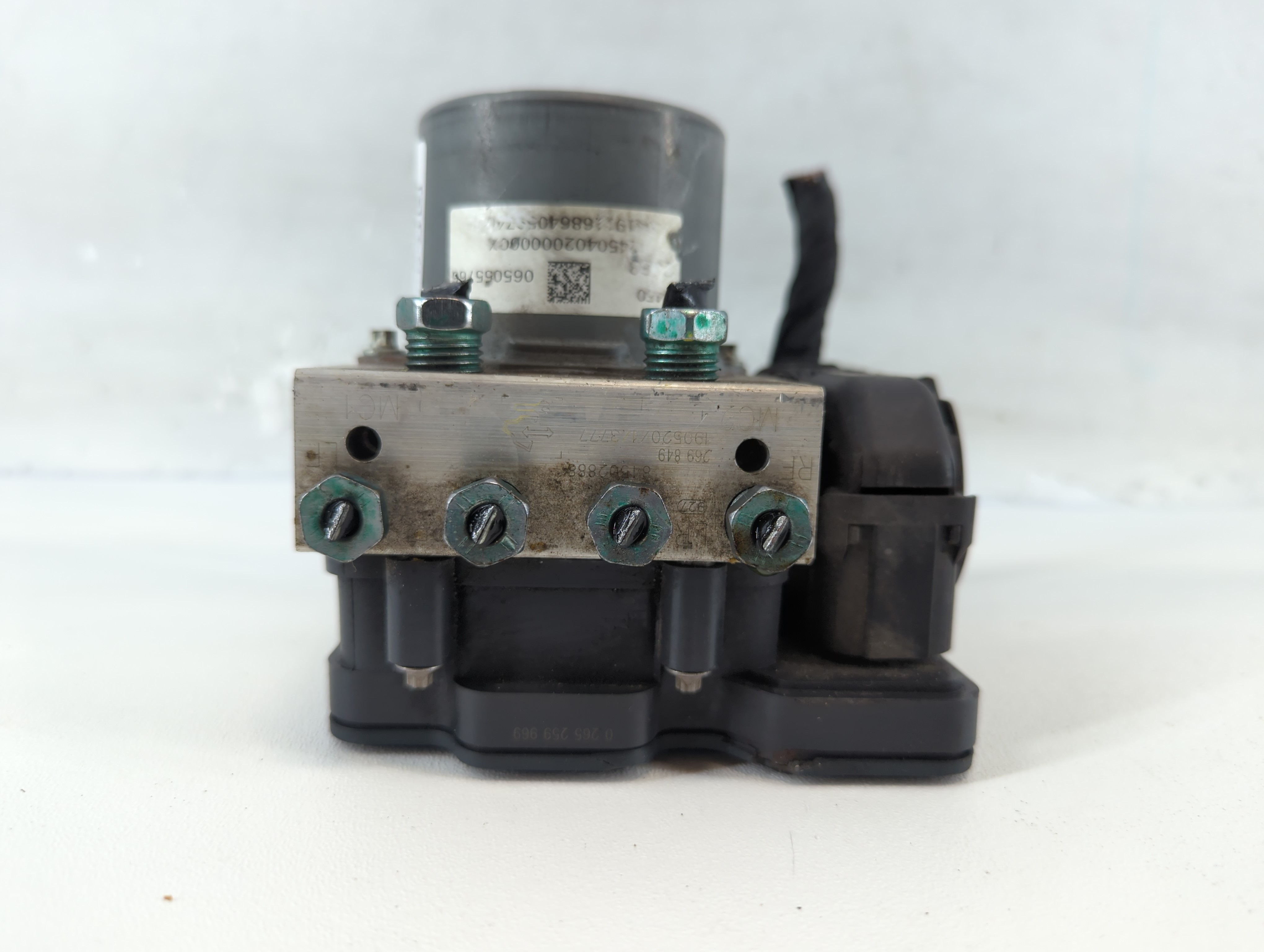 2019-2021 Chevrolet Malibu Abs Pump Control Module 818660 - Oemusedautoparts1.com