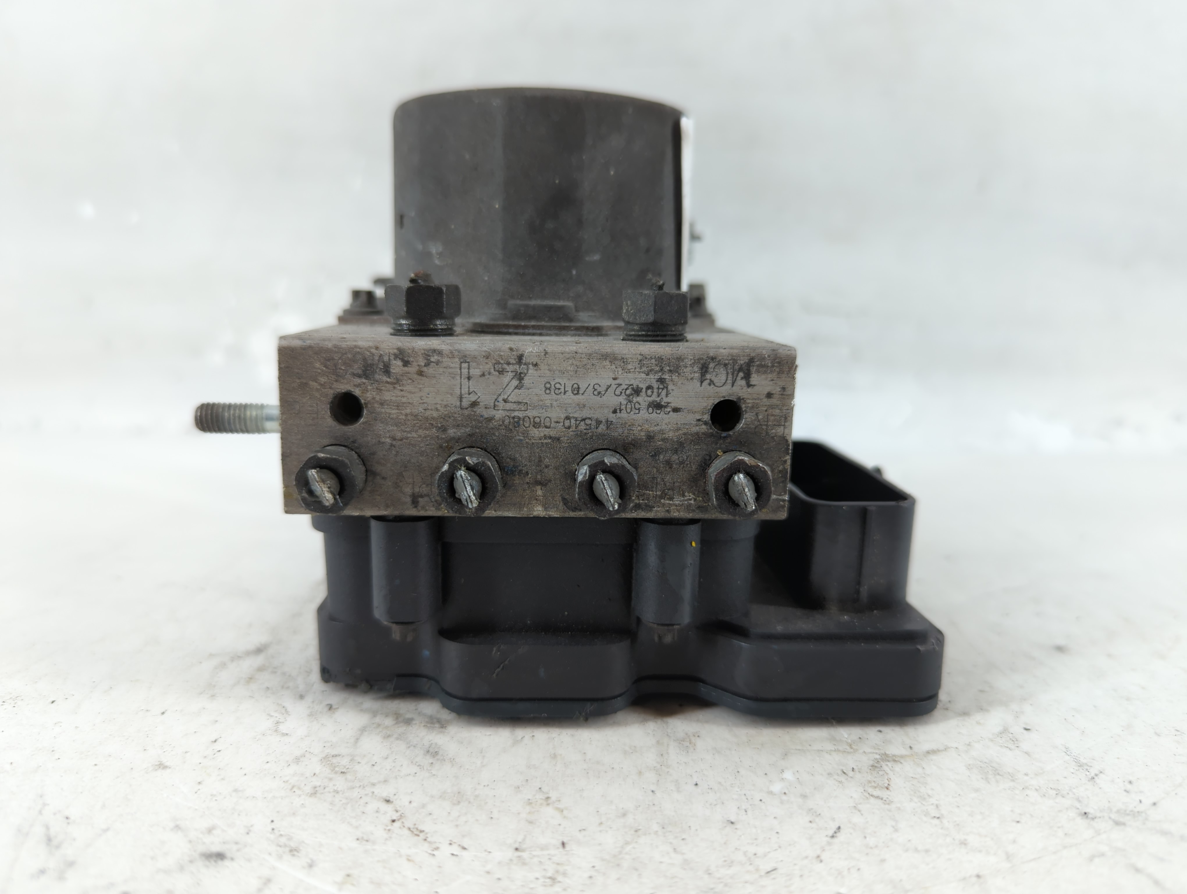 2013-2014 Toyota Camry Abs Pump Control Module 818704 - Oemusedautoparts1.com