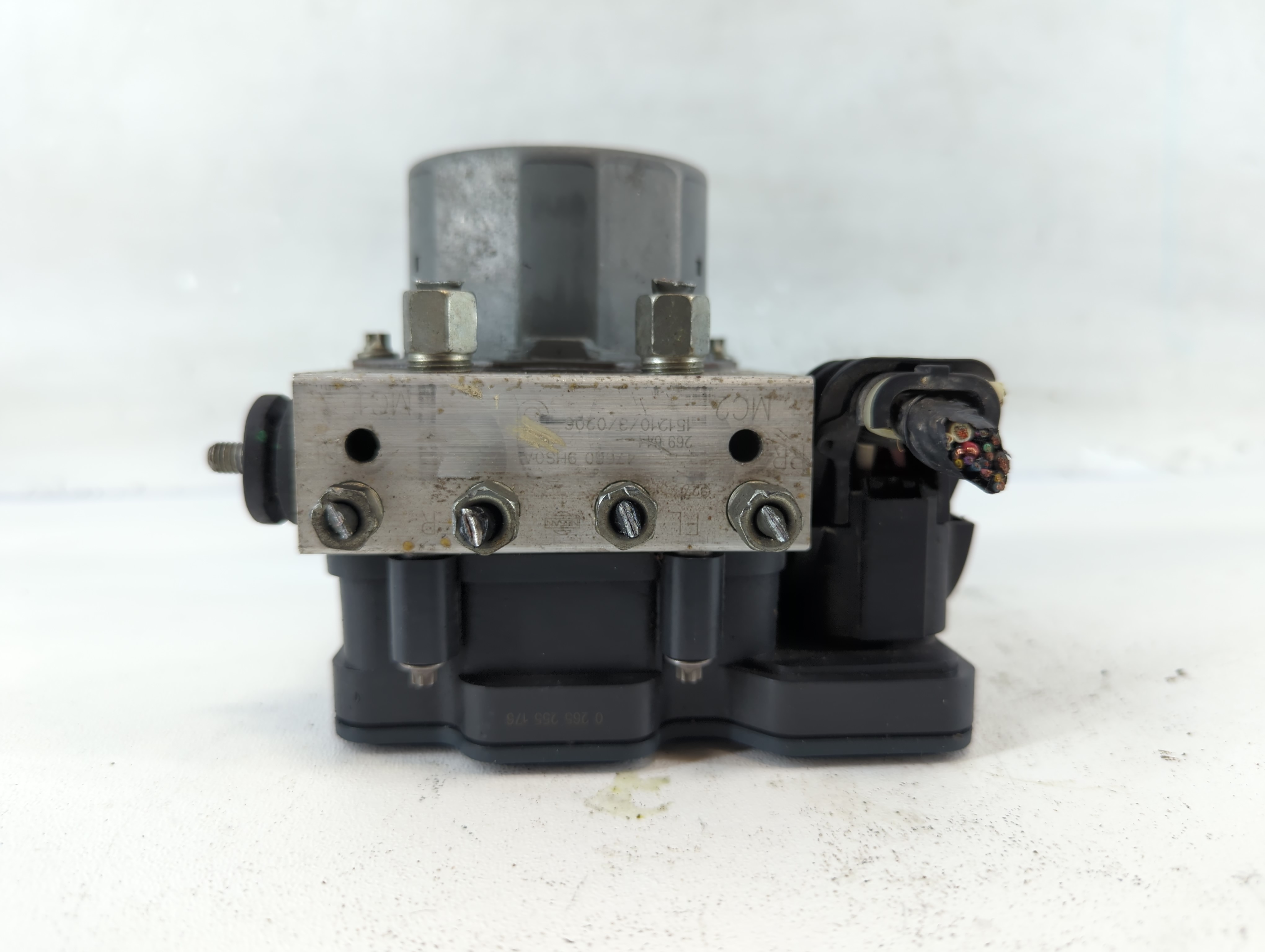 2016-2017 Nissan Altima Abs Pump Control Module 818733 - Oemusedautoparts1.com