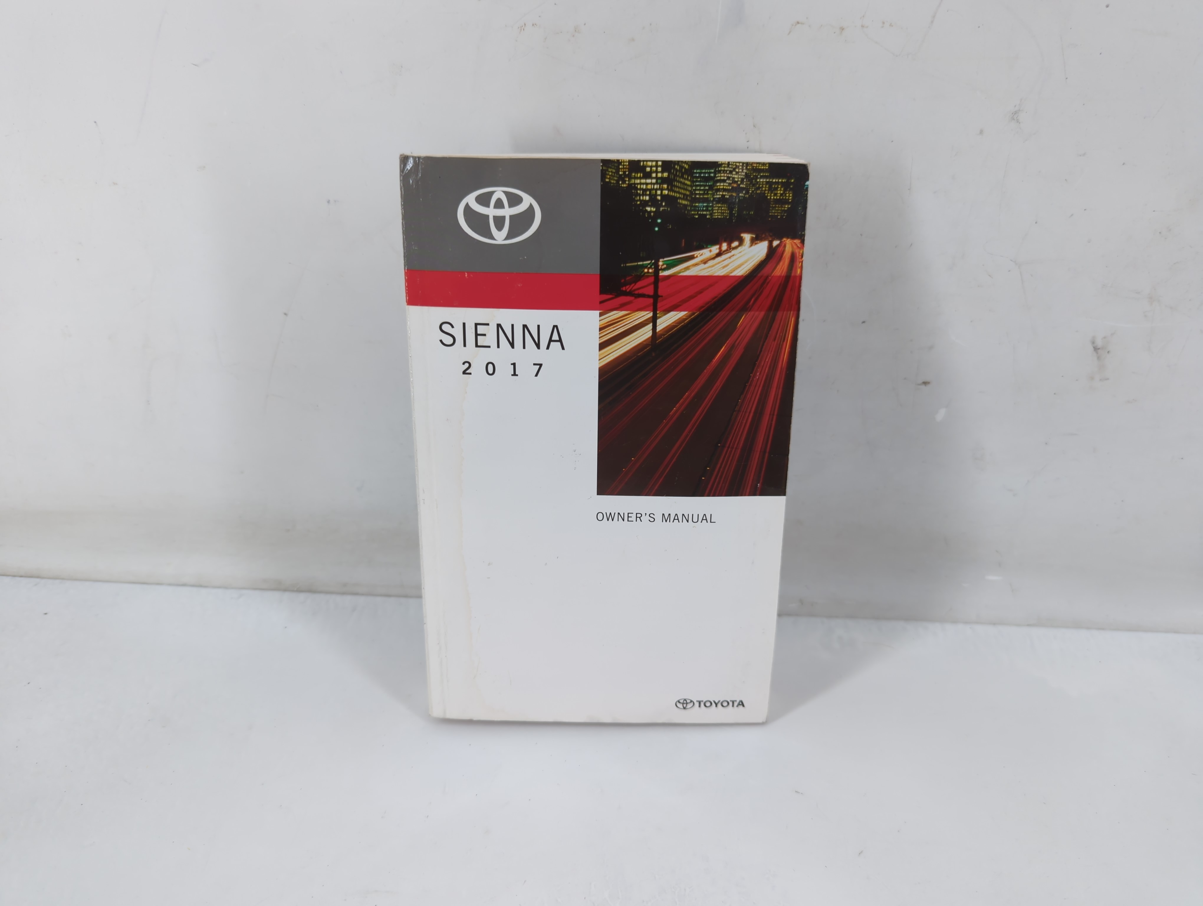 2017 Toyota Sienna Owners Manual Book Guide 819156 - Oemusedautoparts1.com