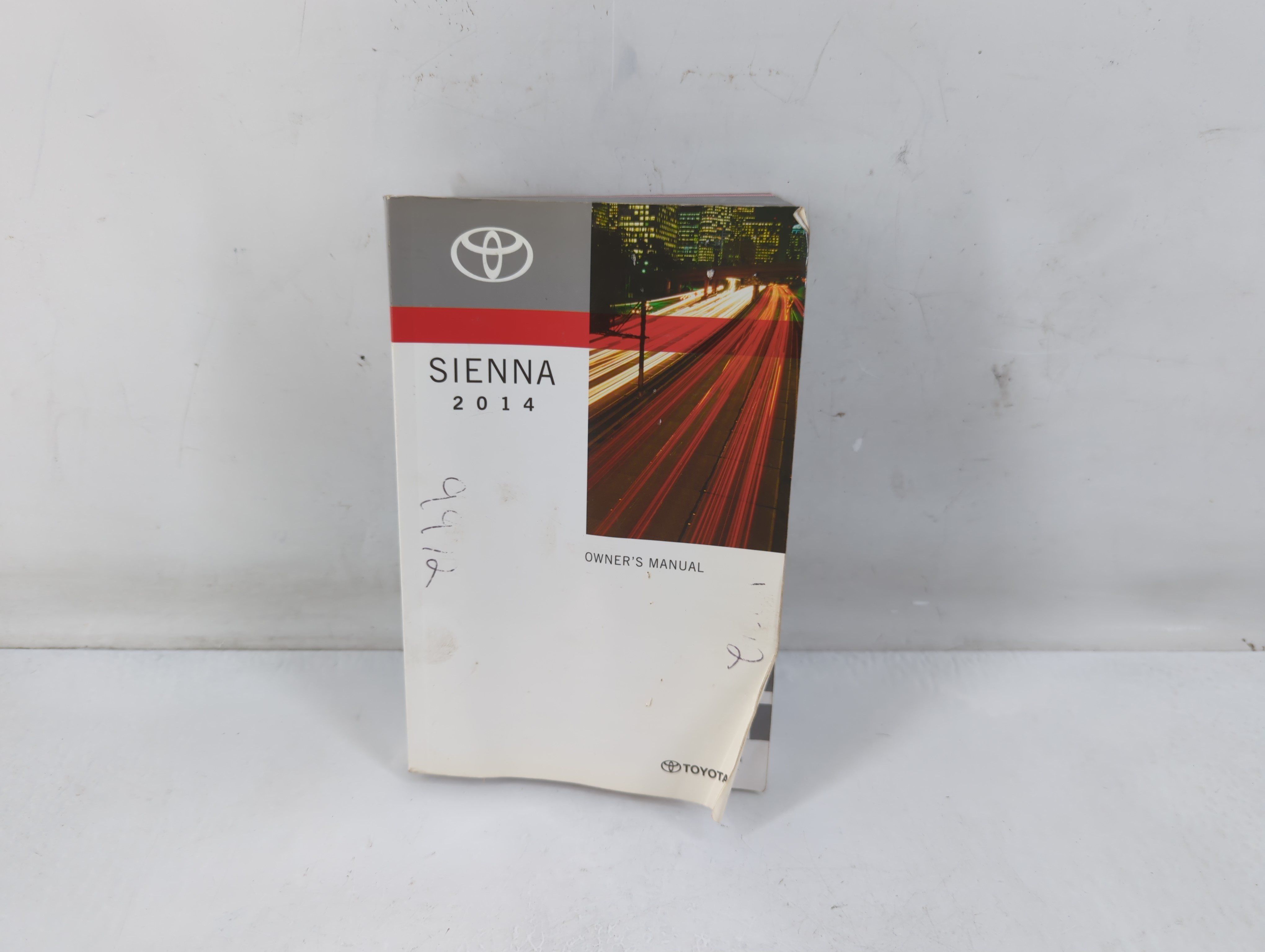 Picture of 2014 Toyota Sienna Owners Manual Book Guide 819333