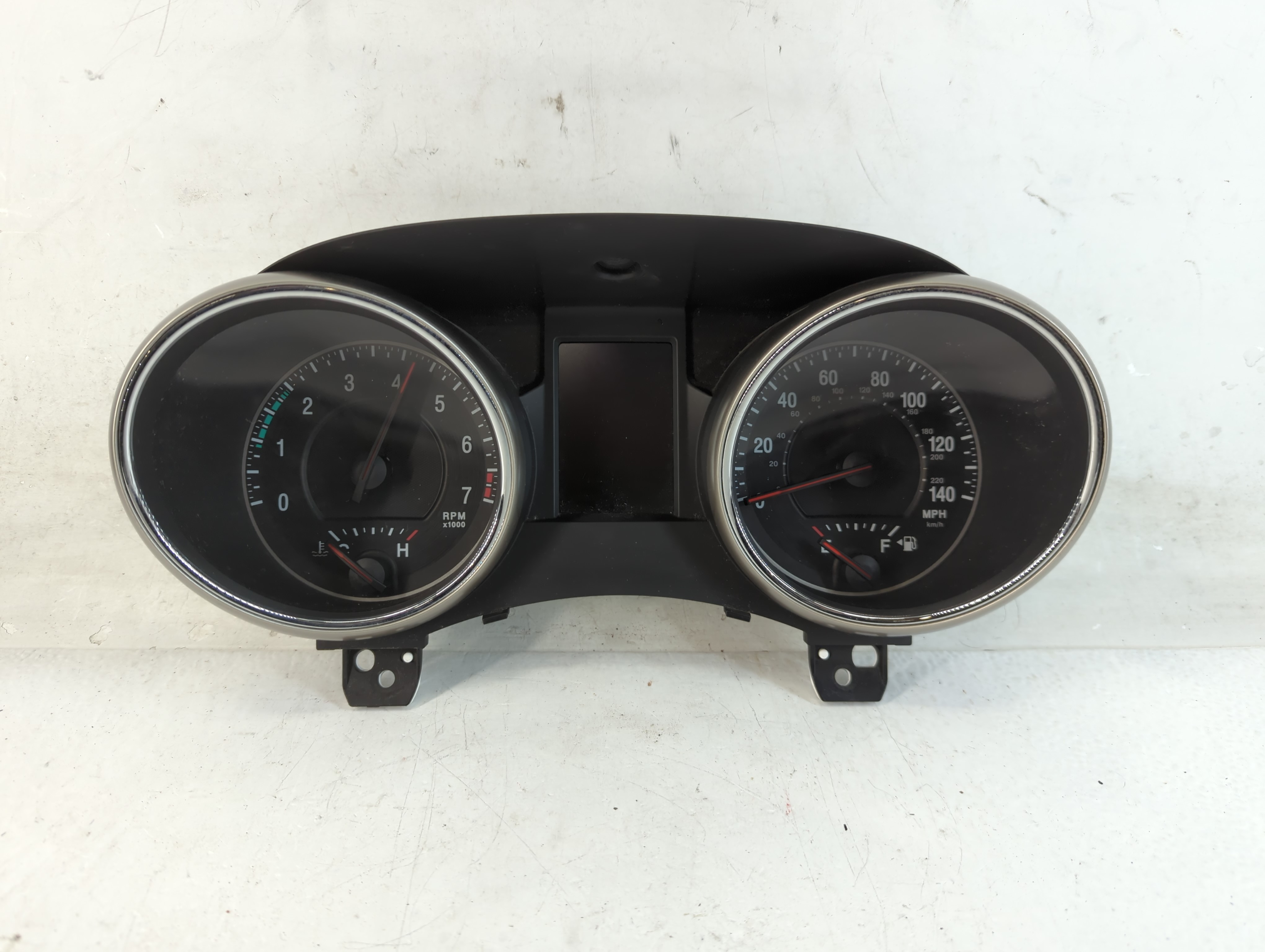 2011-2011 Jeep Grand Cherokee Speedometer Instrument Cluster Gauges 819374 - Oemusedautoparts1.com