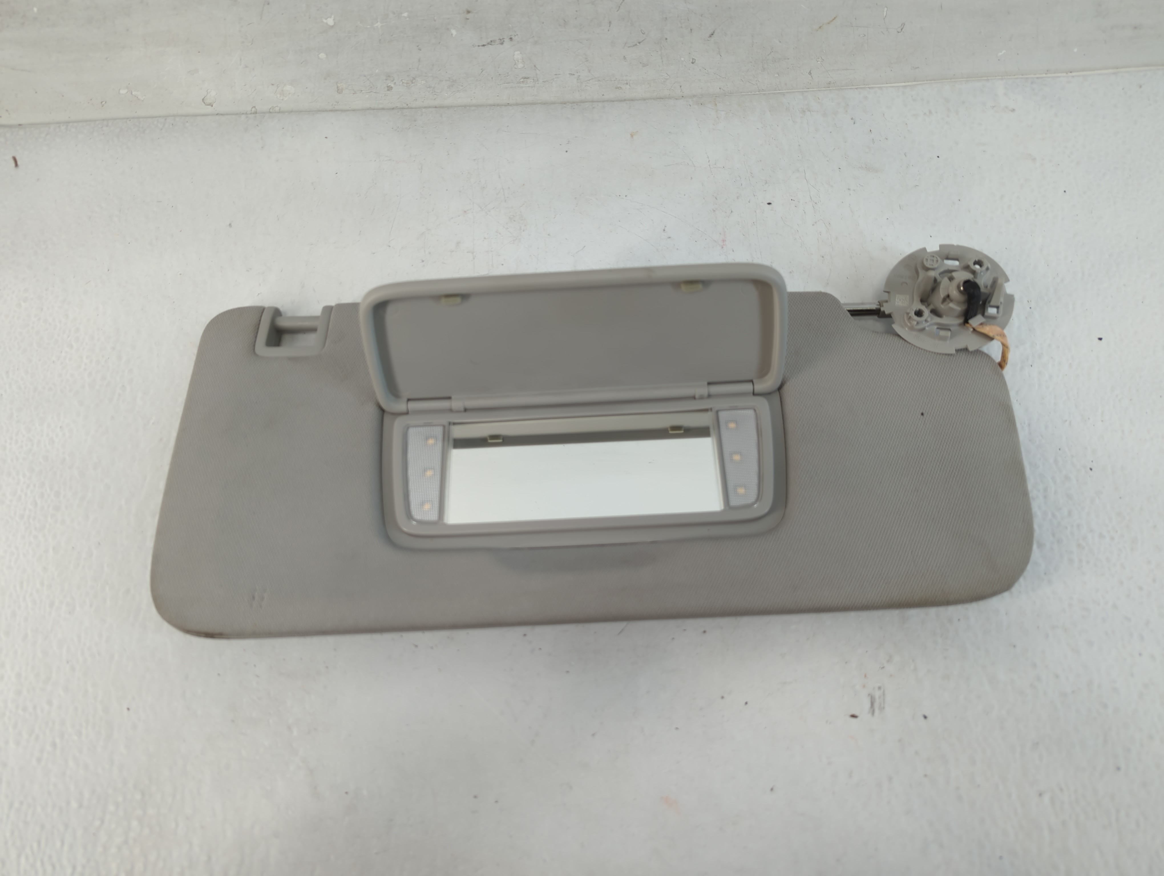 2018-2022 Chevrolet Traverse Passenger Sun Visor Mirror Right Sunvisor 819463 - Oemusedautoparts1.com