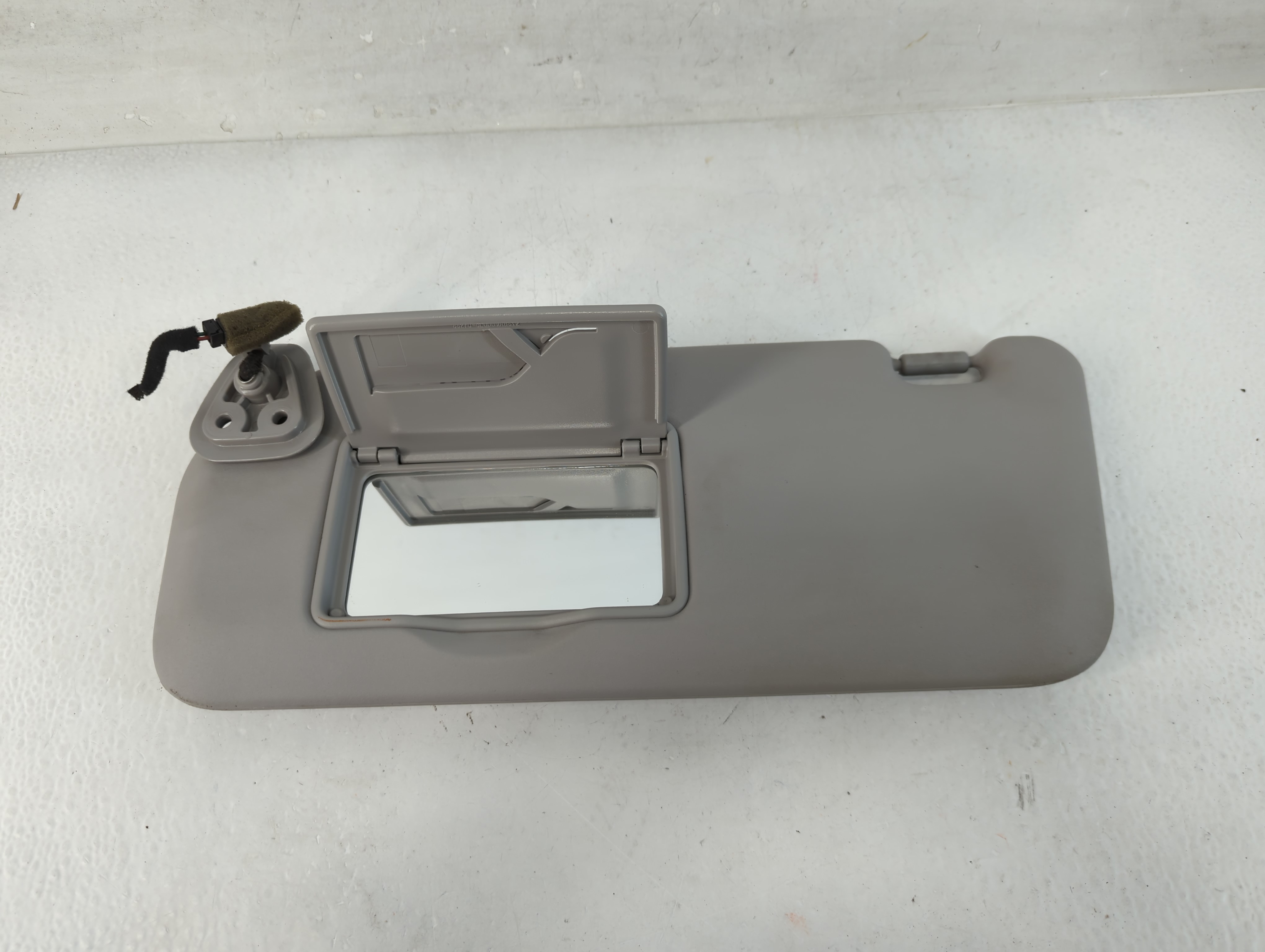 2009-2012 Hyundai Elantra Driver Sun Visor Mirror Left Sunvisor Grey 819486 - Oemusedautoparts1.com