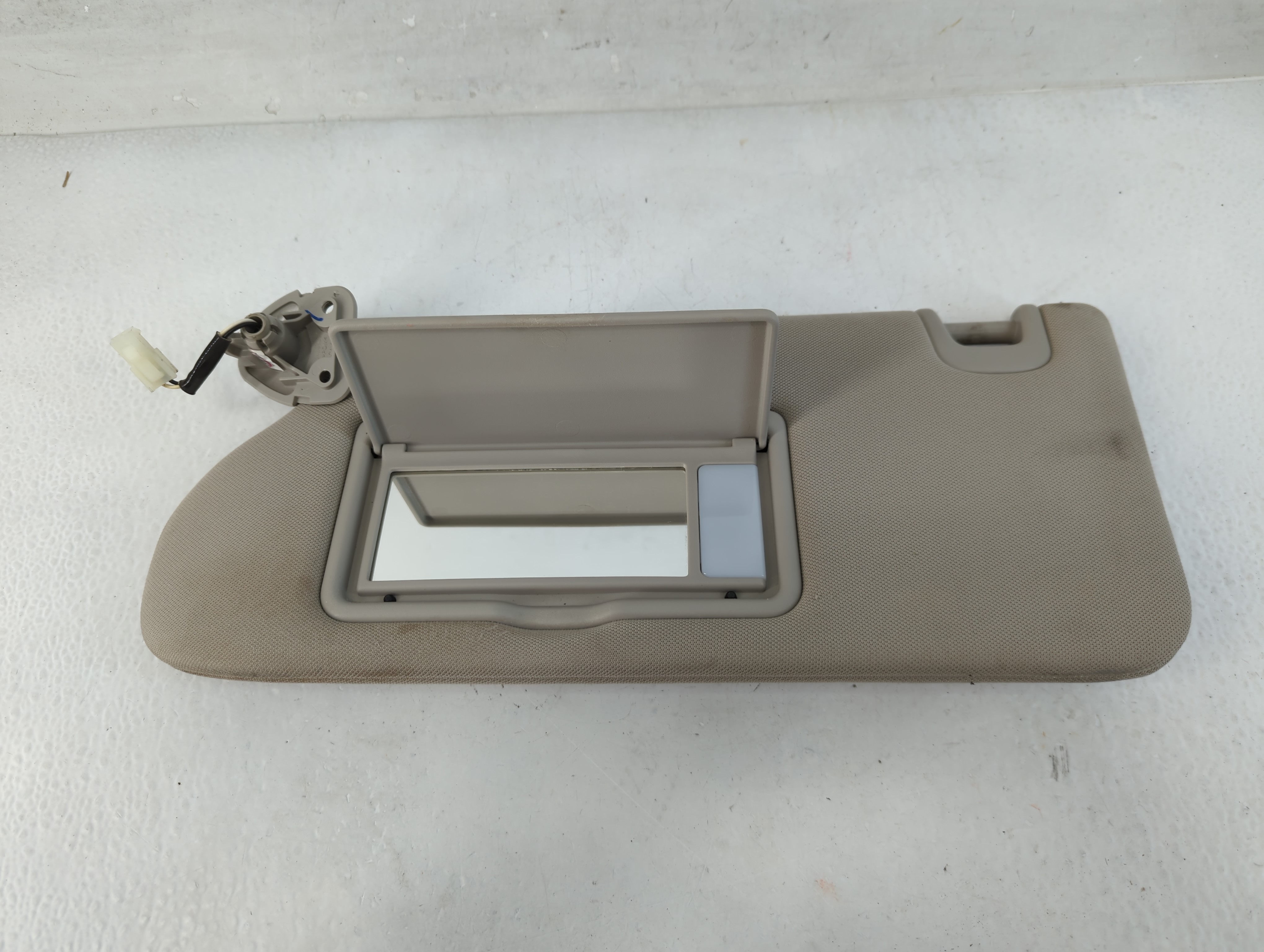 2015-2018 Nissan Murano Driver Sun Visor Mirror Left Sunvisor Grey 819487 - Oemusedautoparts1.com