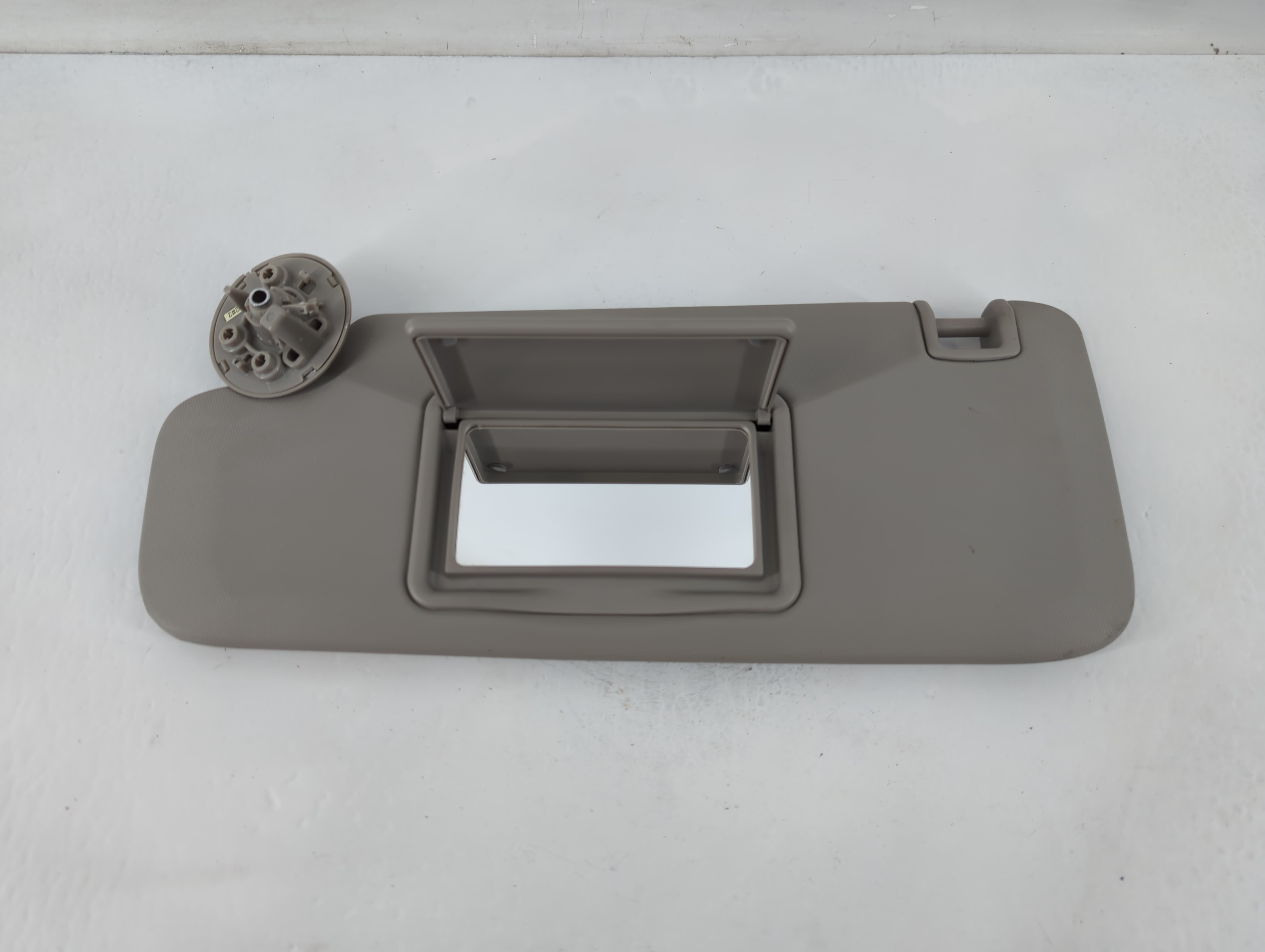 2011-2016 Chevrolet Cruze Driver Sun Visor Mirror Left Sunvisor Grey 819567 - Oemusedautoparts1.com