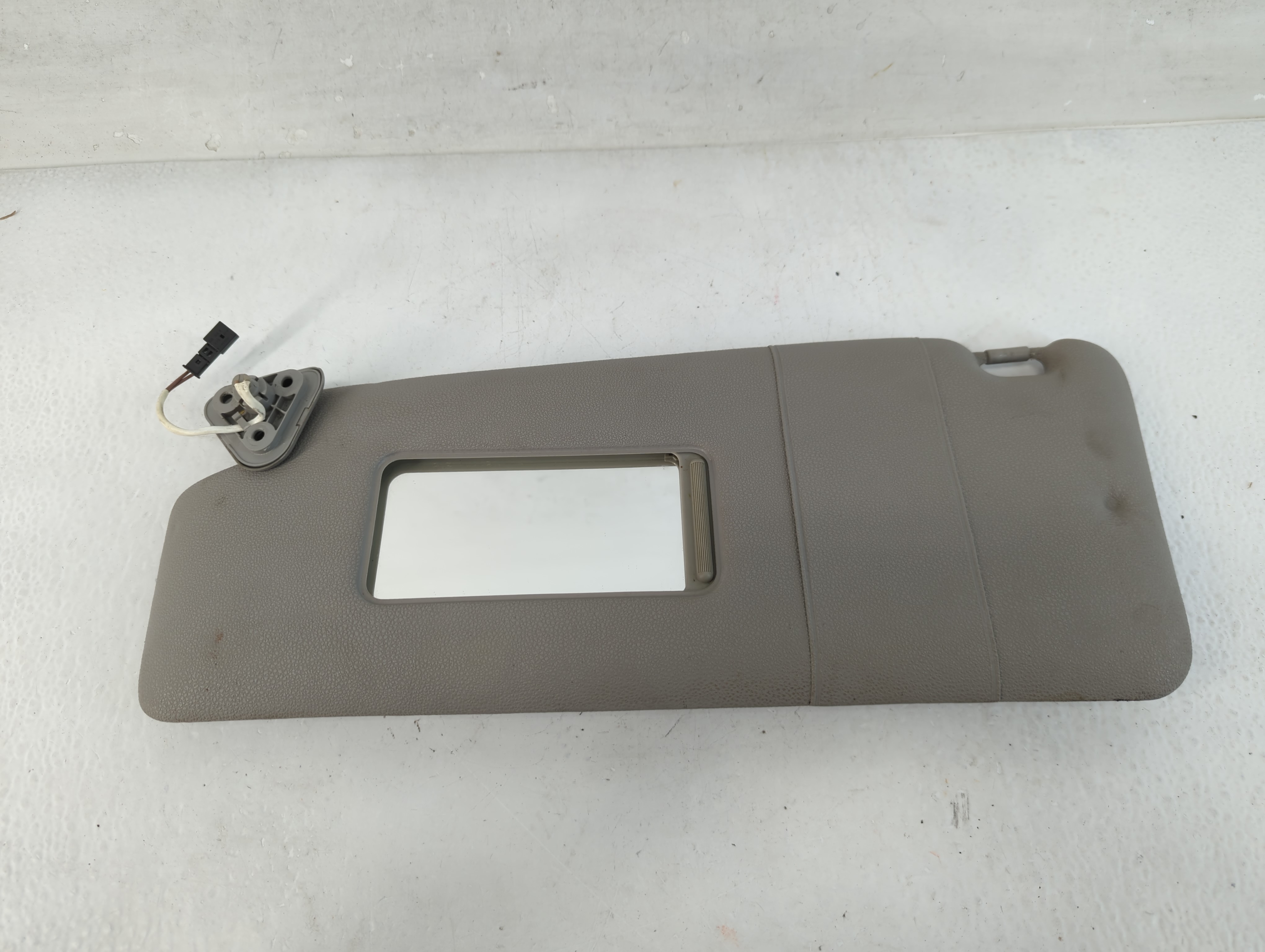 2005-2006 Bmw X3 Driver Sun Visor Mirror Left Sunvisor Gray 819590 - Oemusedautoparts1.com
