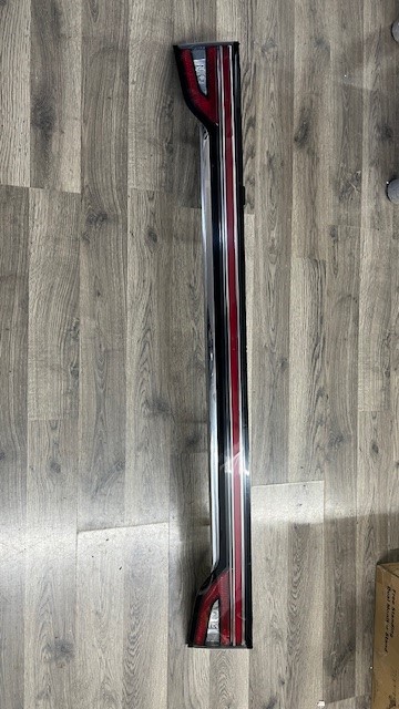 2019-2020 Lincoln Nautilus Rear Center Lid Brake Light Tail Light 819601 - Oemusedautoparts1.com