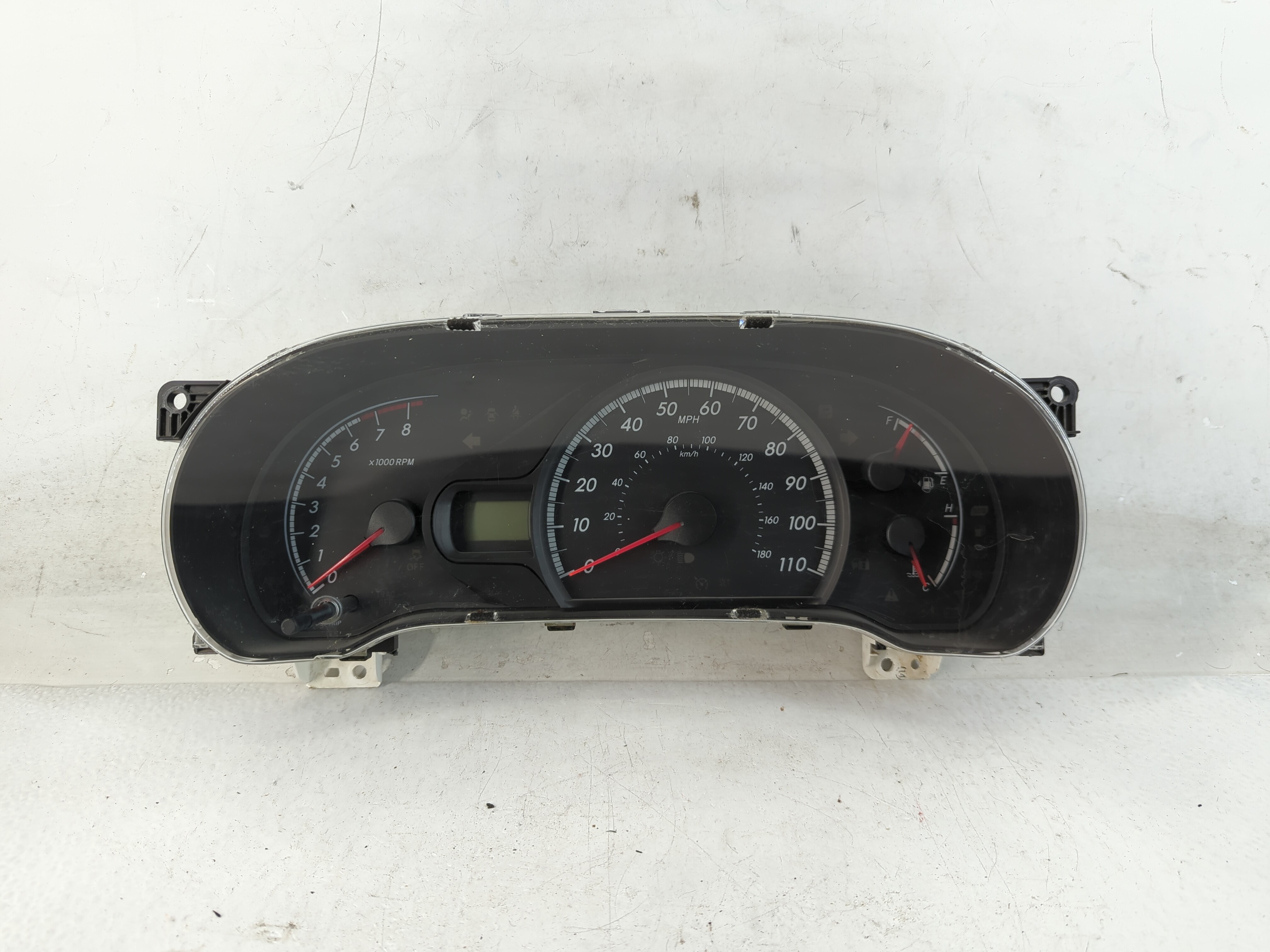 2011-2014 Toyota Sienna Speedometer Instrument Cluster Gauges 819617 - Oemusedautoparts1.com