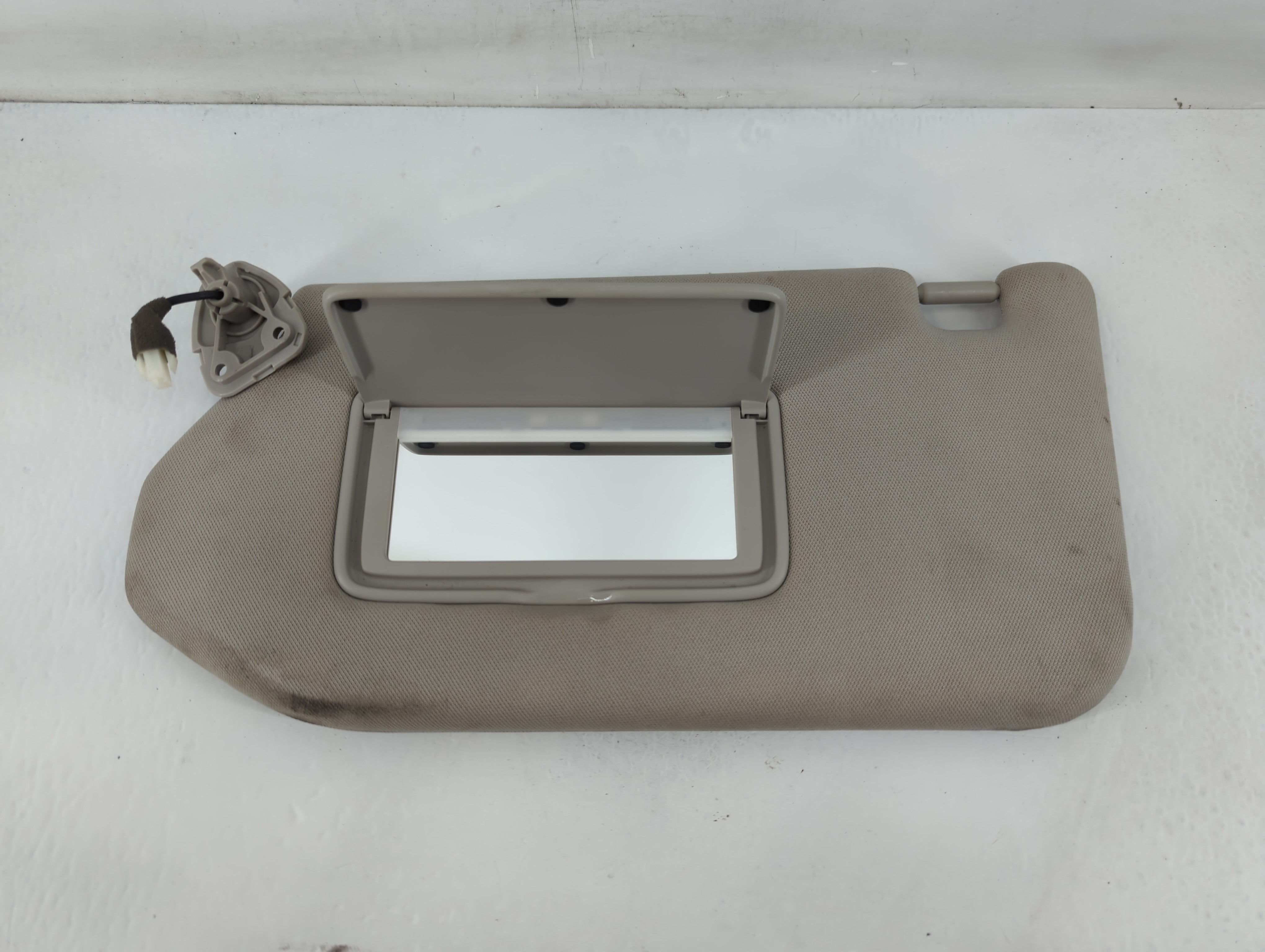 2019-2020 Nissan Pathfinder Driver Sun Visor Mirror Left Sunvisor Beige 819733 - Oemusedautoparts1.com