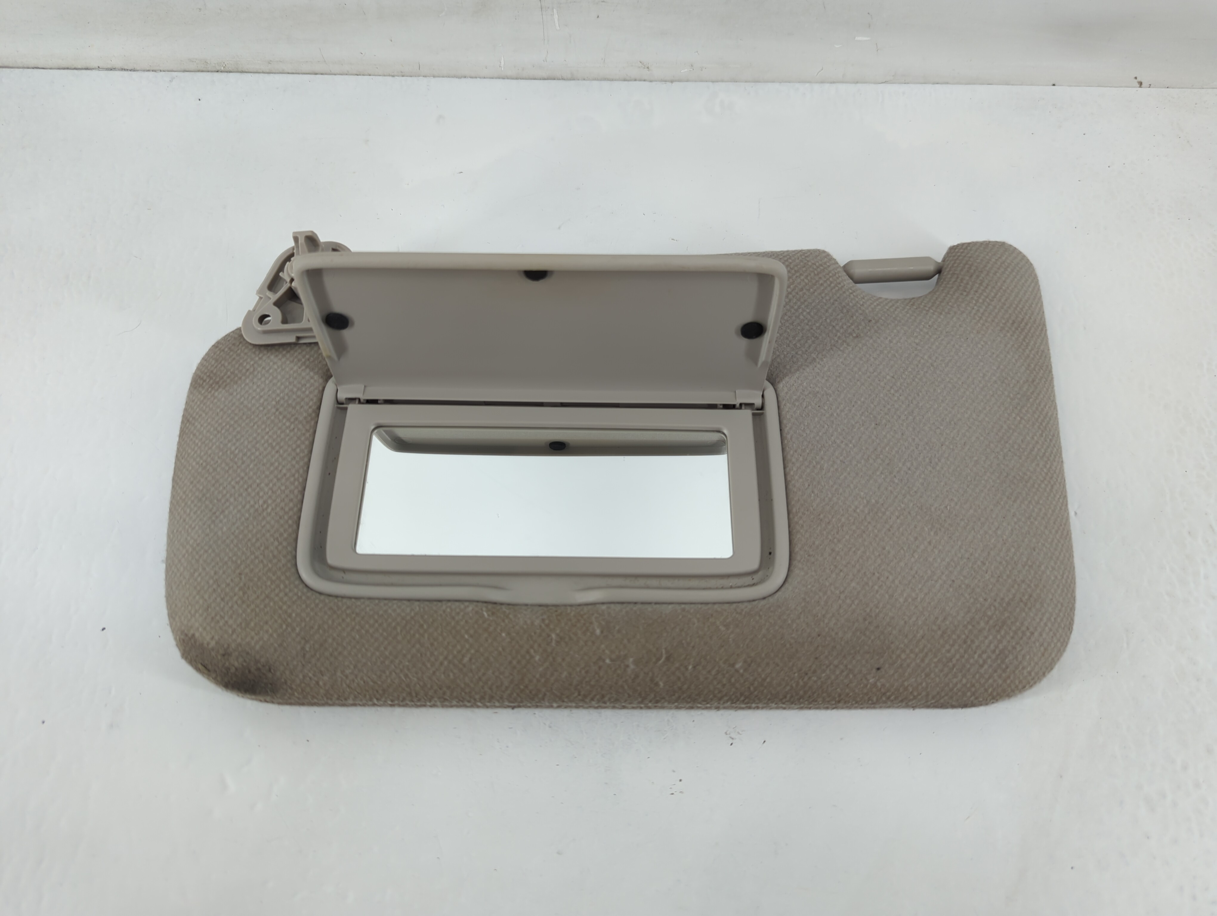2013-2019 Nissan Sentra Driver Sun Visor Mirror Left Sunvisor Grey 819734 - Oemusedautoparts1.com