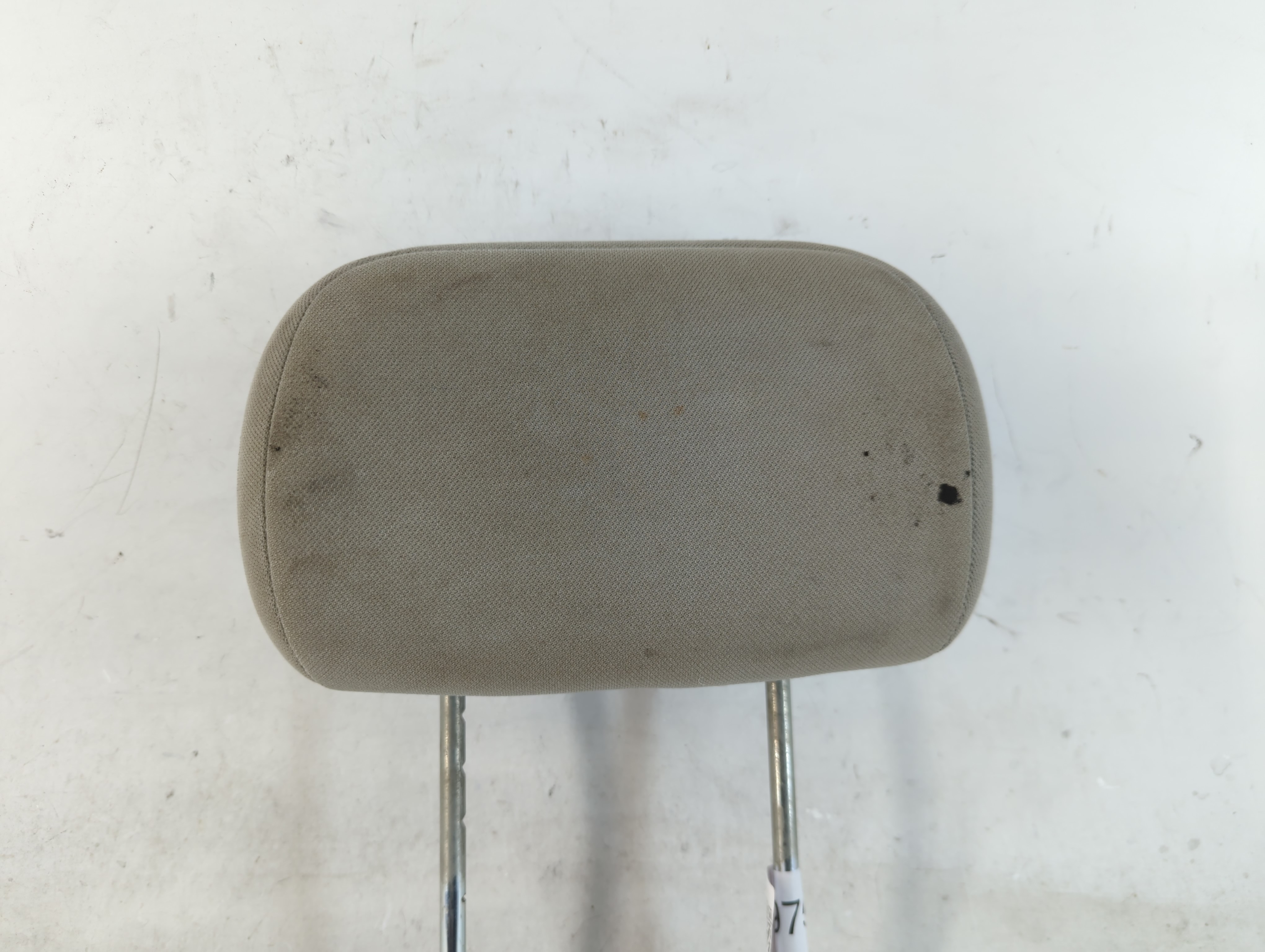 2009 Chrysler Town & Country Headrest Head Rest Rear Seat Grey 819757 - Oemusedautoparts1.com