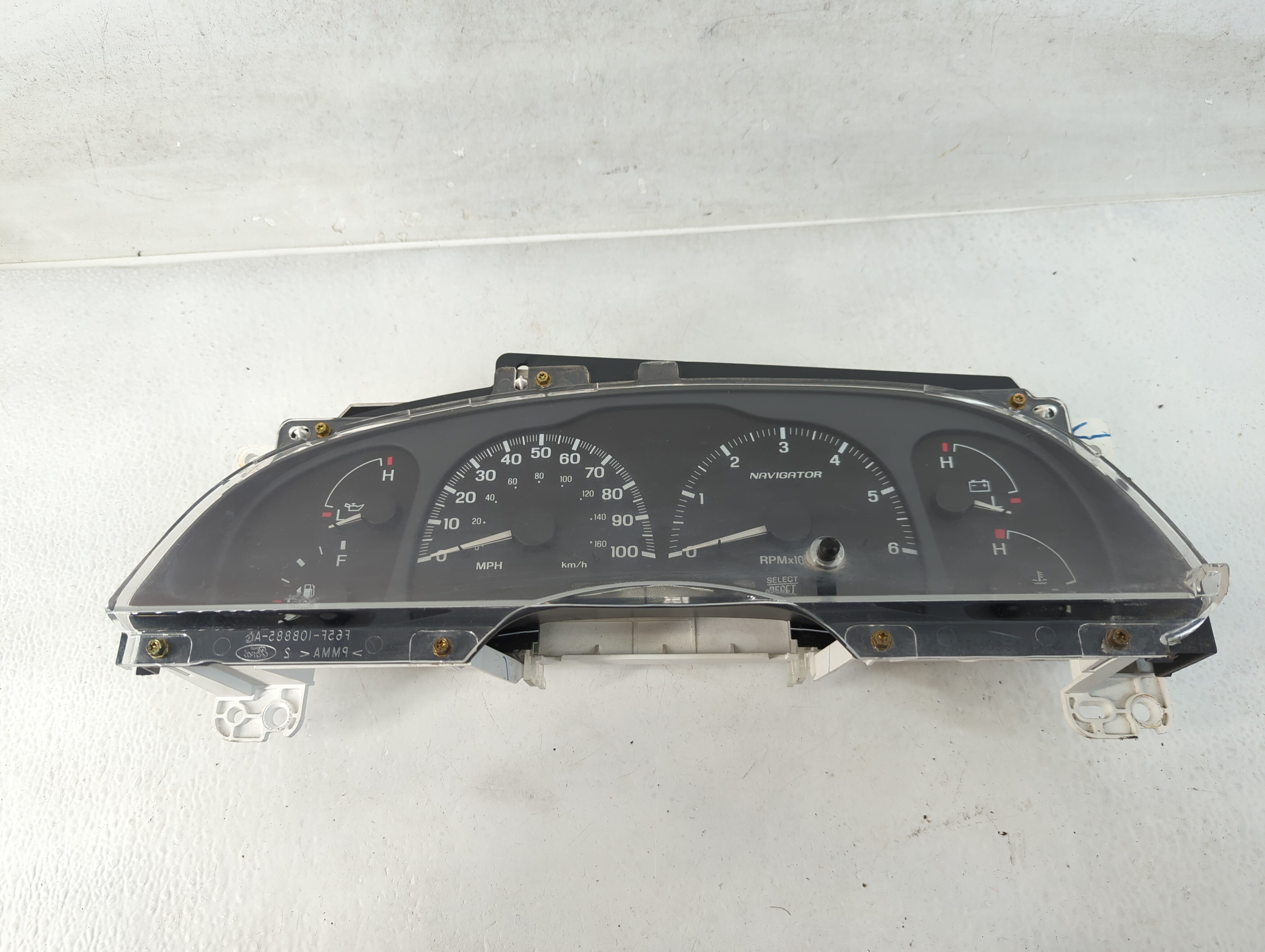2001 Lincoln Navigator Speedometer Instrument Cluster Gauges 819760 - Oemusedautoparts1.com