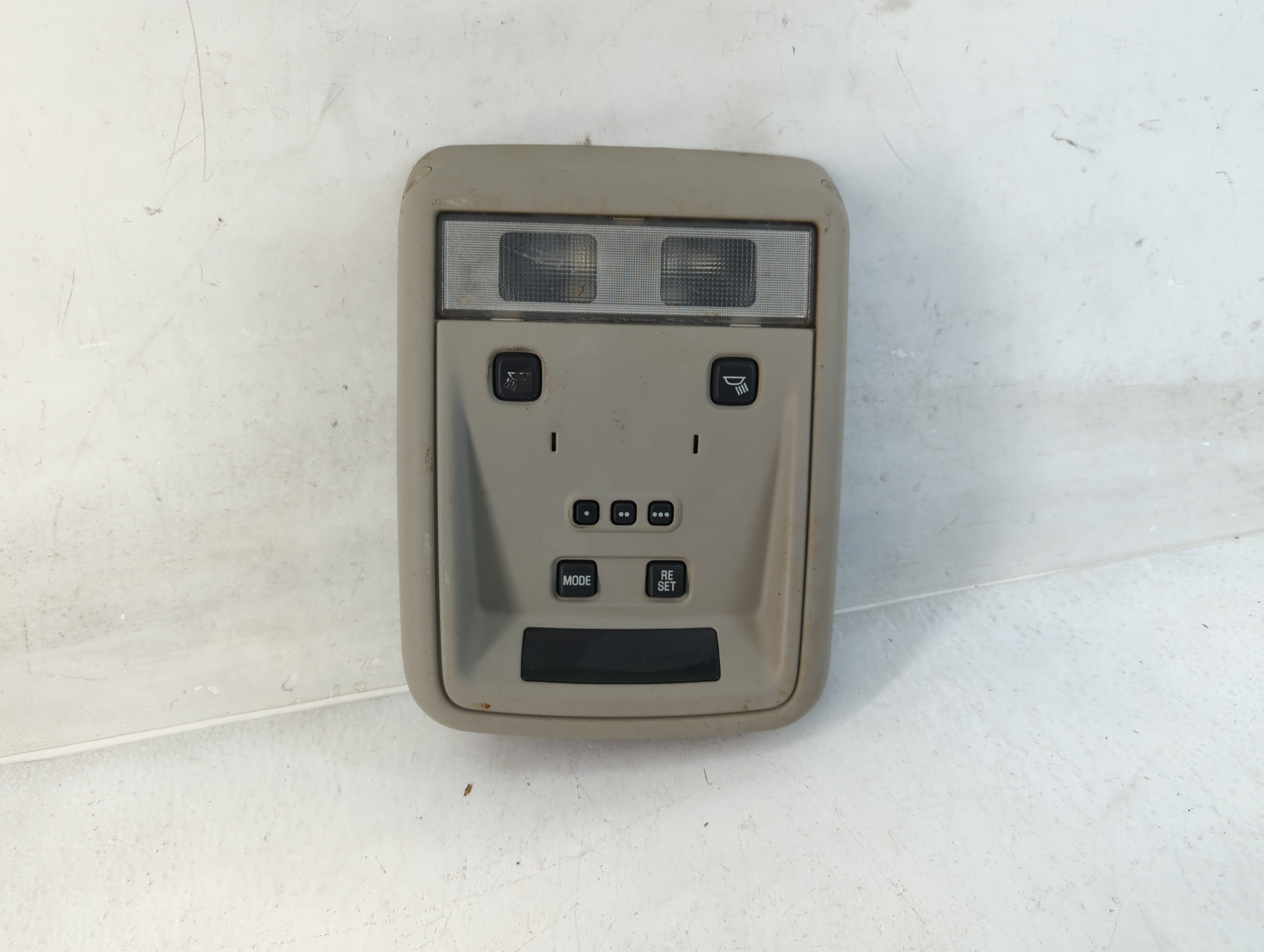 2004 Ford Crown Victoria Overhead Roof Console 819761 - Oemusedautoparts1.com