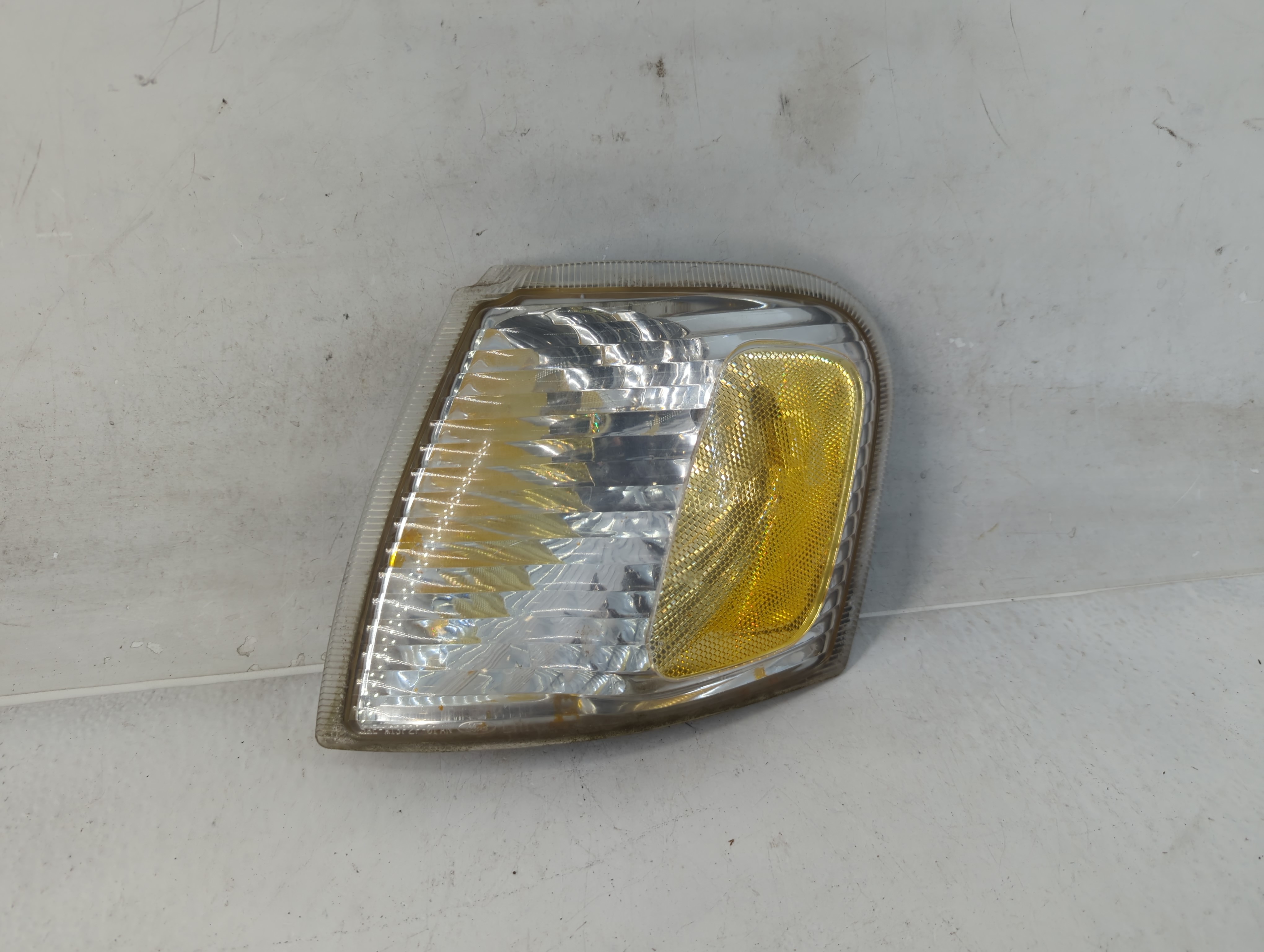 Ford Explorer Driver Left Oem Head Light Headlight Lamp 819766 - Oemusedautoparts1.com