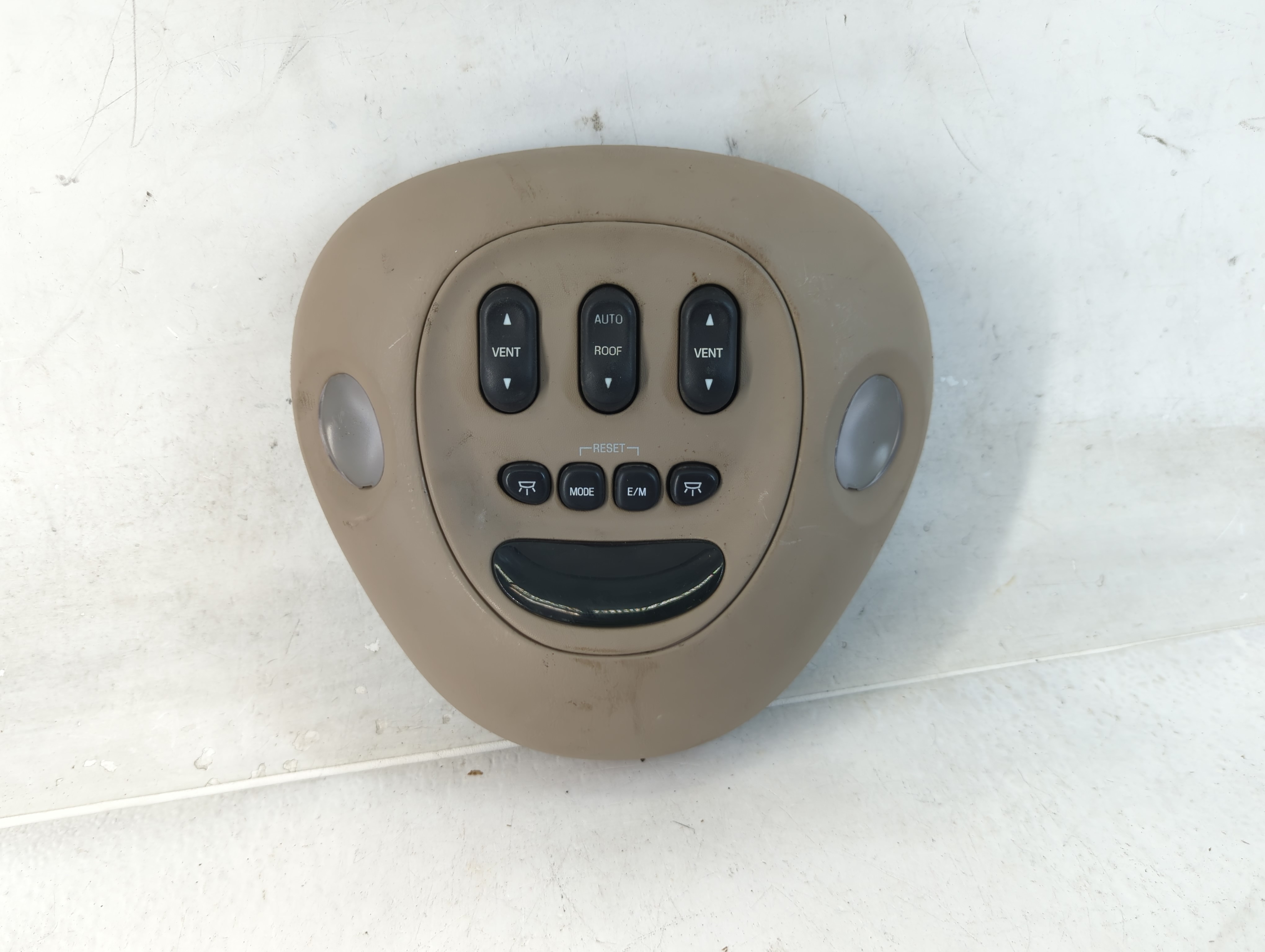 2003 Ford Expedition Overhead Roof Console 819772 - Oemusedautoparts1.com