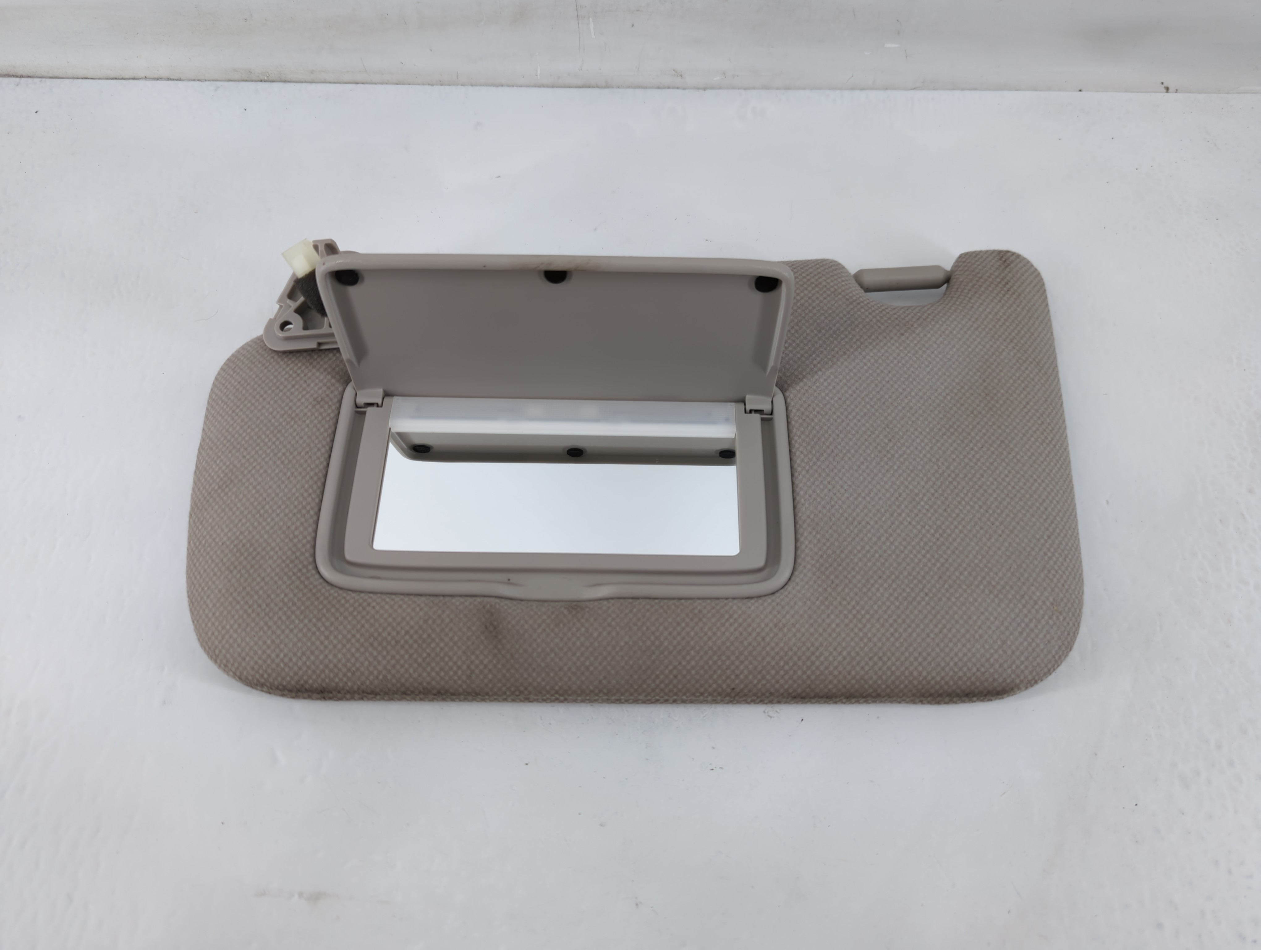 Picture of 2013-2019 Nissan Sentra Driver Sun Visor Mirror Left Sunvisor Grey 819789
