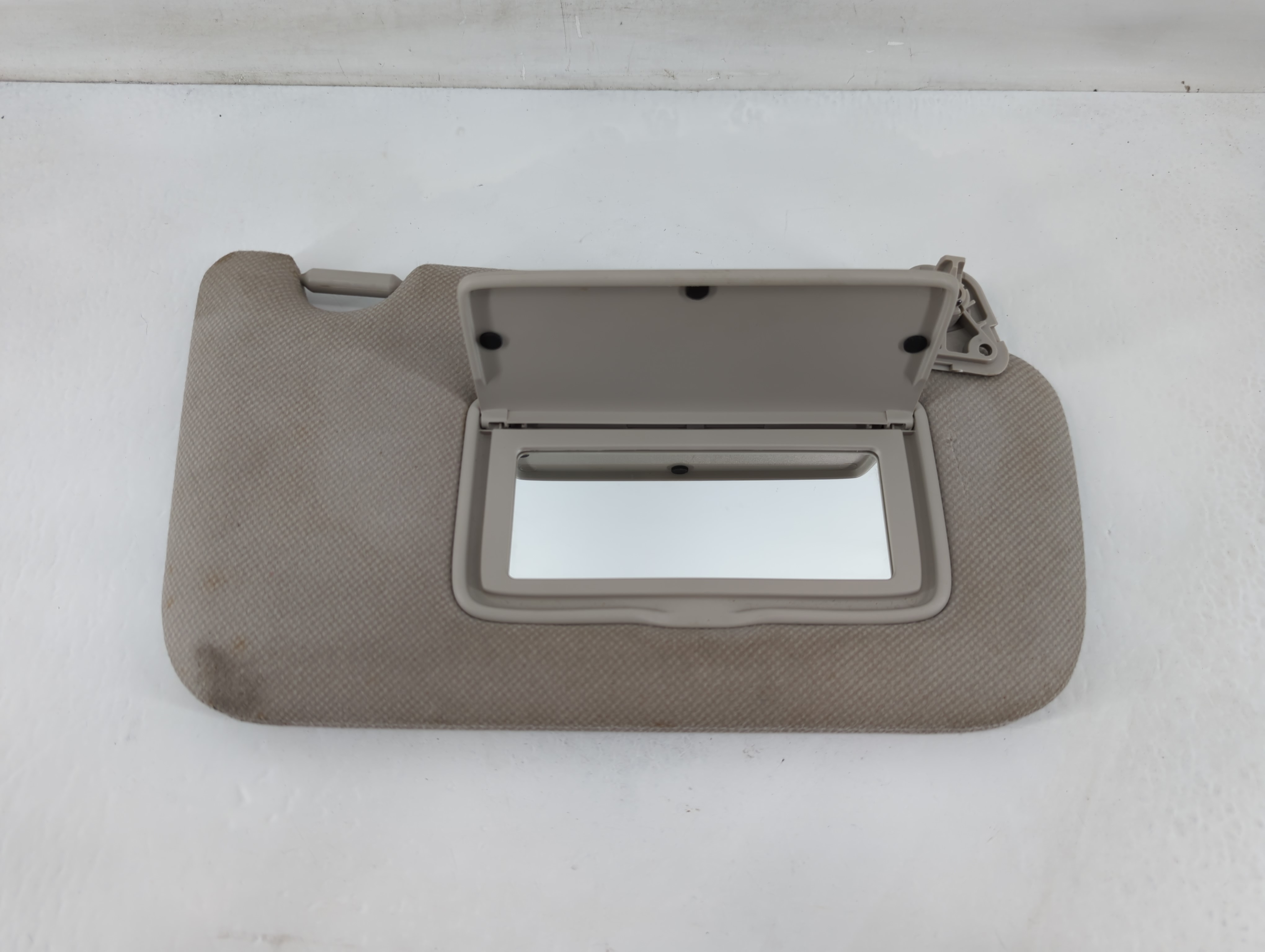 2013-2019 Nissan Sentra Passenger Sun Visor Mirror Right Sunvisor Grey 819798 - Oemusedautoparts1.com