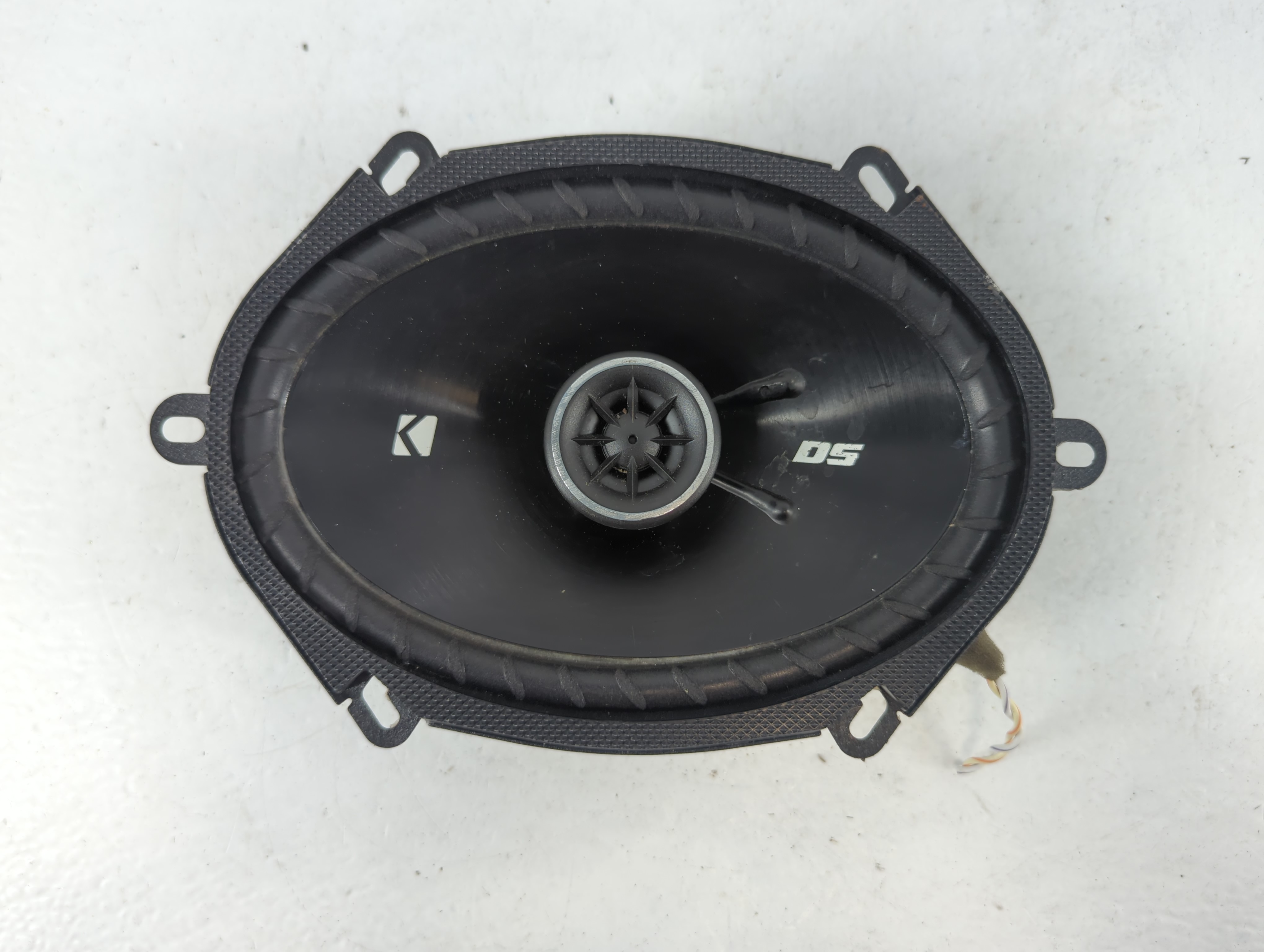 Picture of 2002 Nissan Kicks Speaker/subwoofer 819812