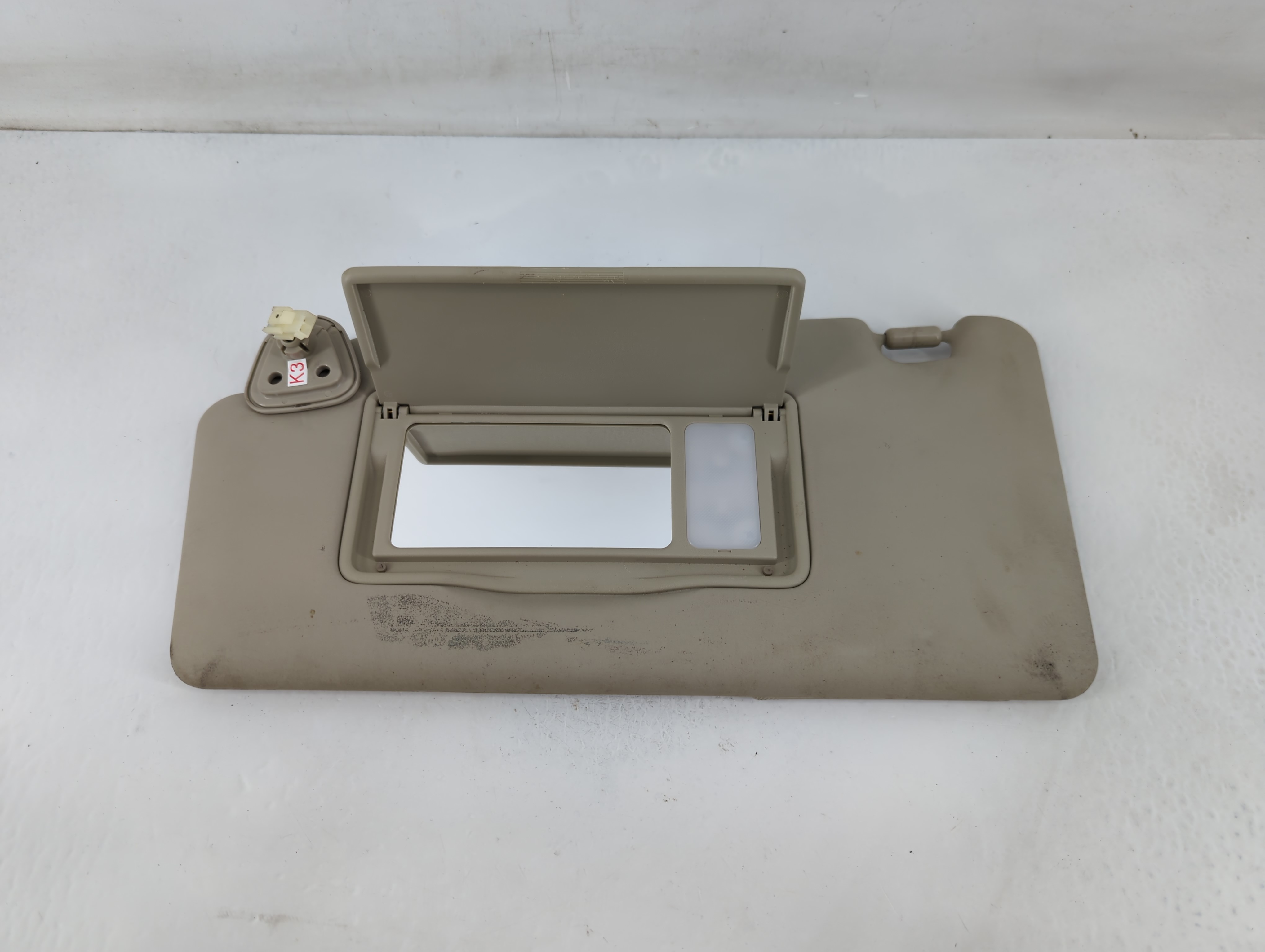 2008-2015 Nissan Rogue Passenger Sun Visor Mirror Right Sunvisor Grey 819823 - Oemusedautoparts1.com