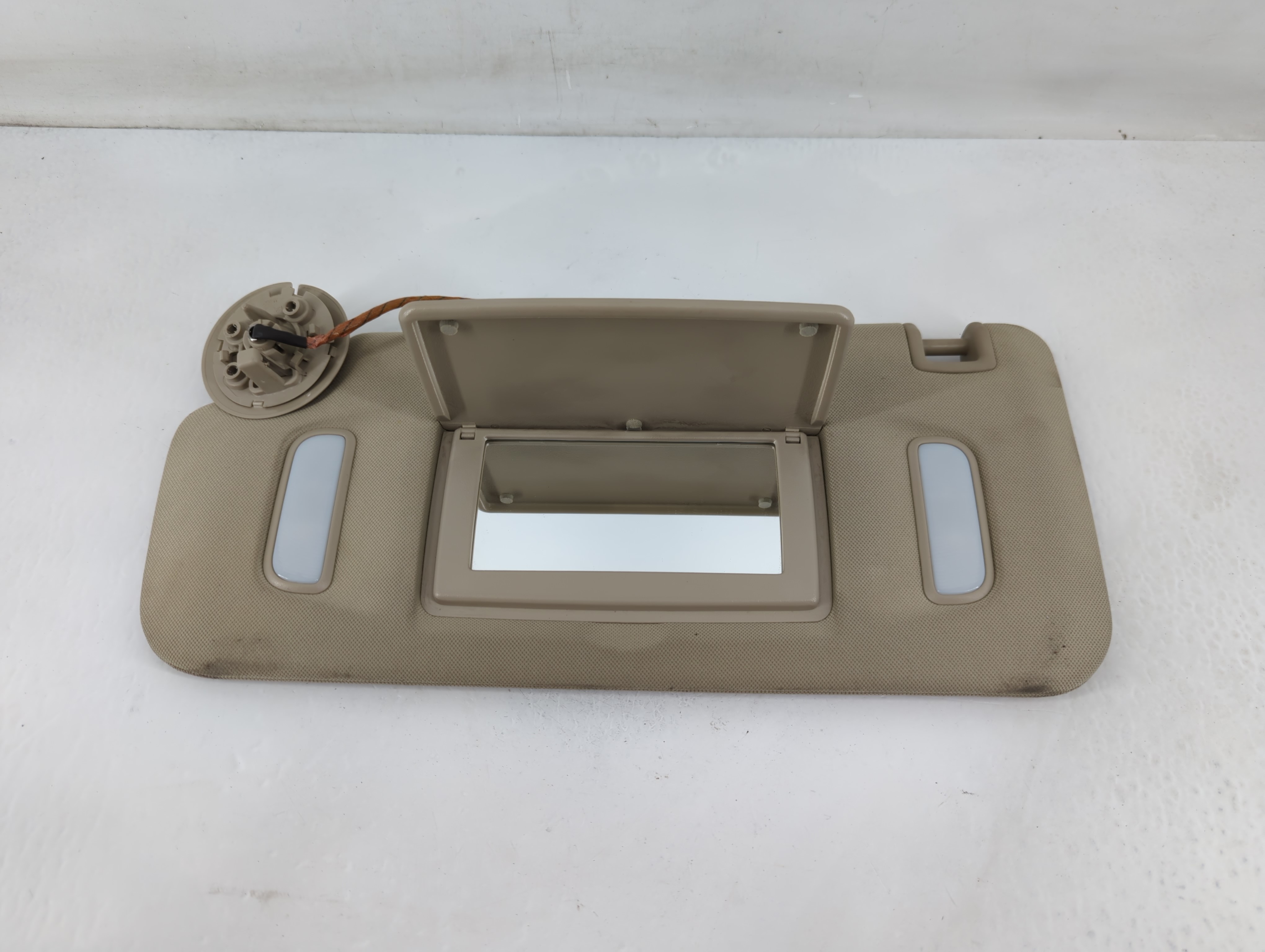 2007-2017 Gmc Acadia Driver Sun Visor Mirror Left Sunvisor Beige 819826 - Oemusedautoparts1.com