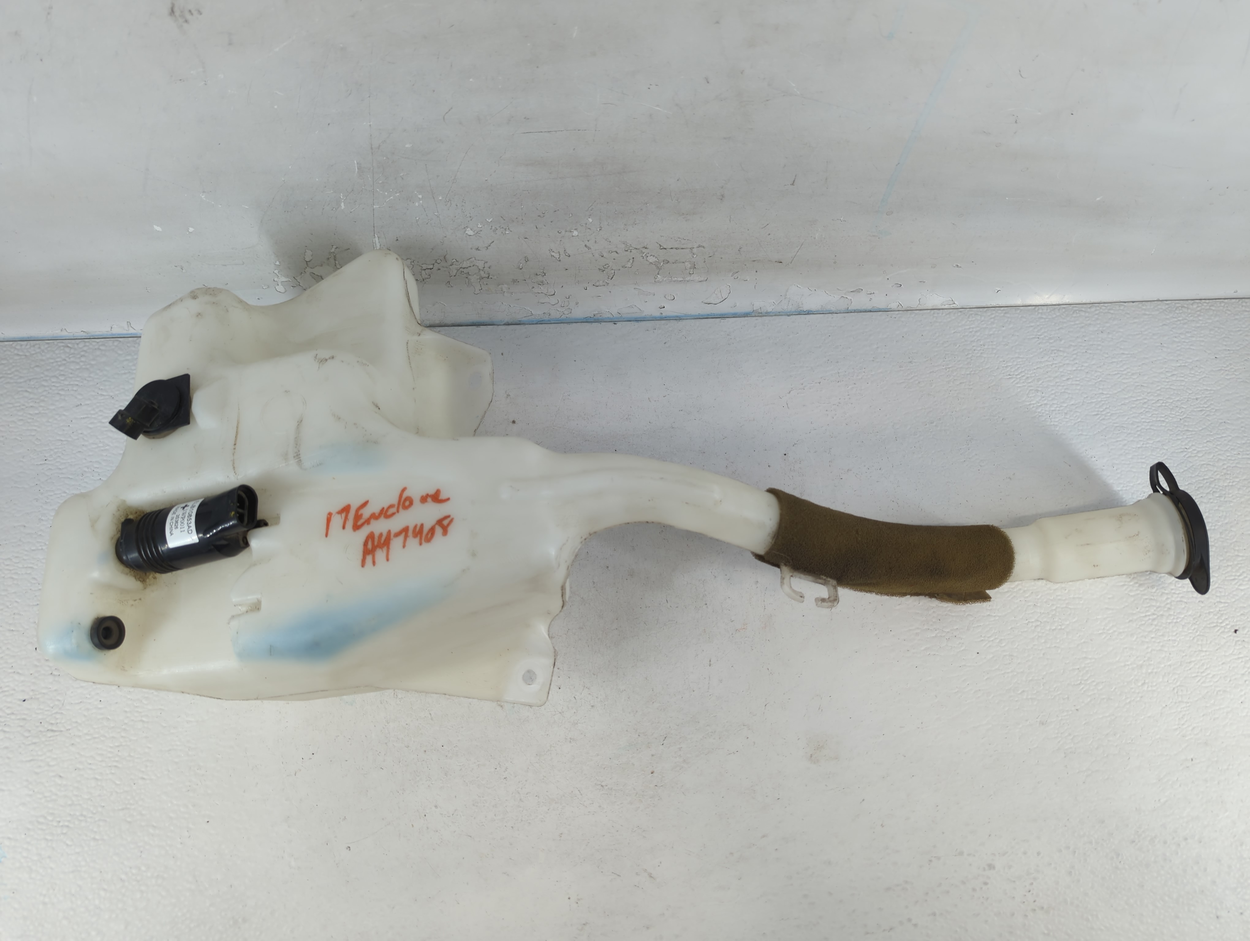 2010-2017 Buick Enclave Windshield Washer Fluid Reservoir Bottle Oem 819914 - Oemusedautoparts1.com