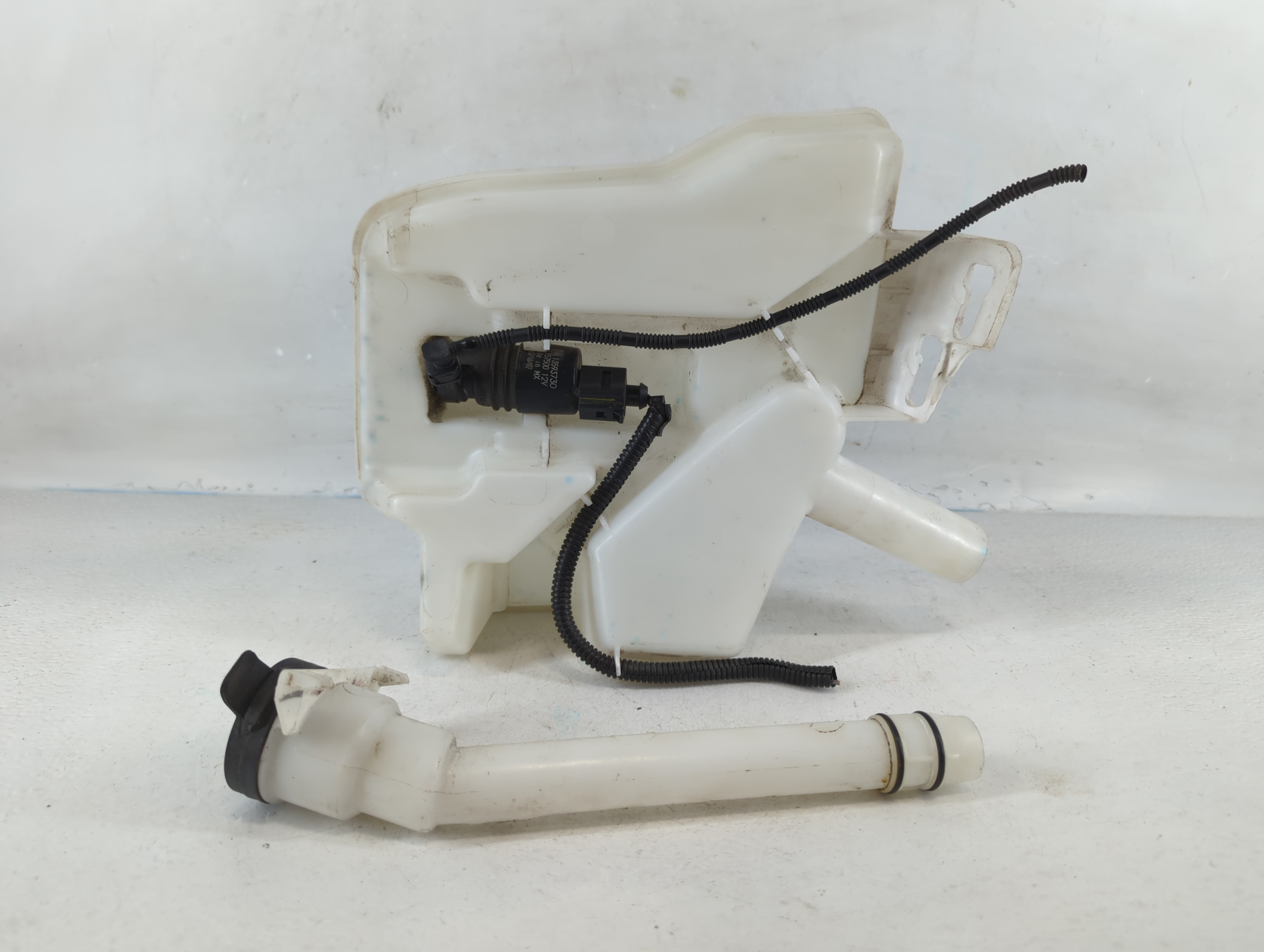2016-2019 Chevrolet Cruze Windshield Washer Fluid Reservoir Bottle Oem 819935 - Oemusedautoparts1.com