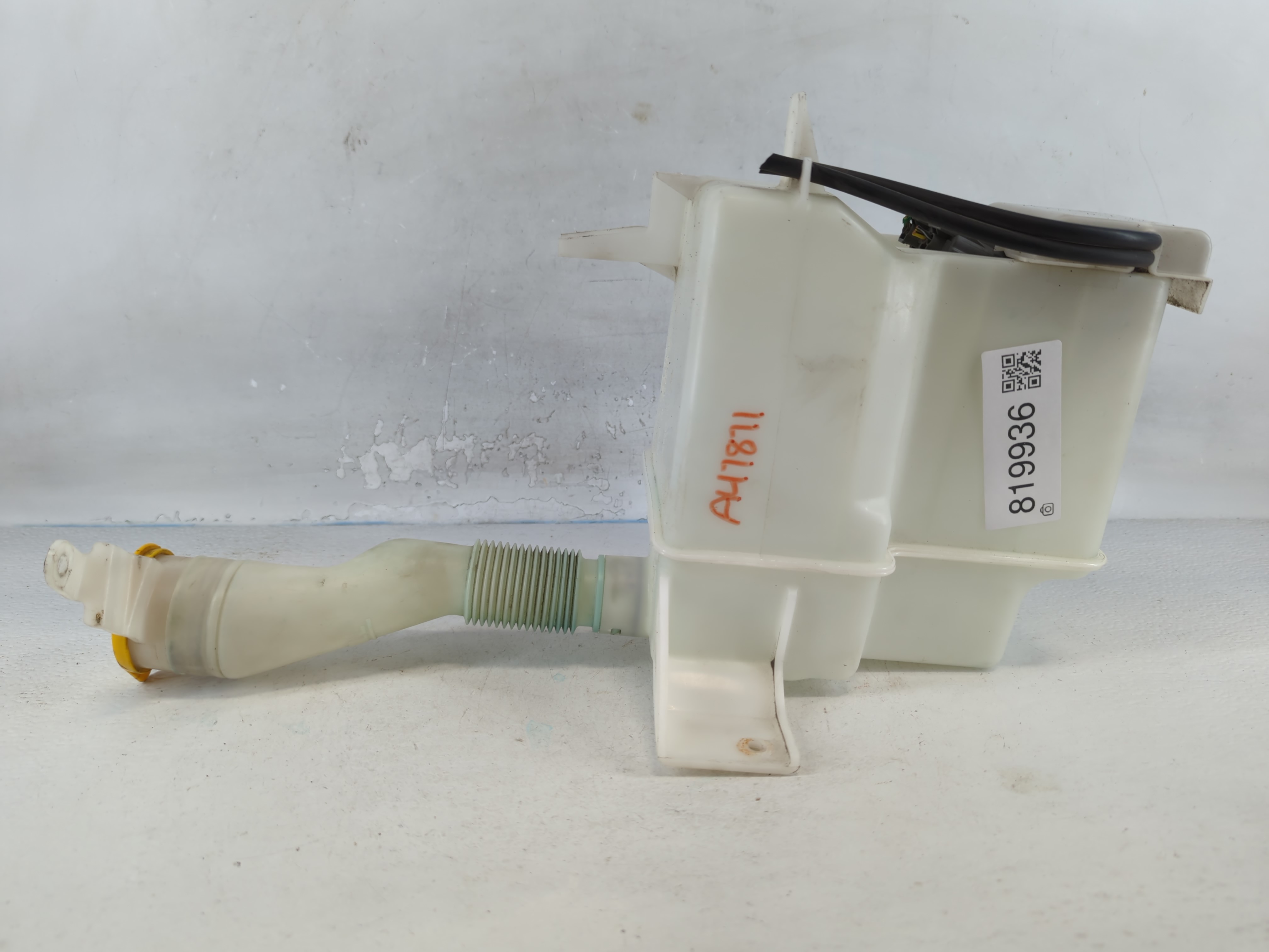 Picture of 2005-2009 Subaru Legacy Windshield Washer Fluid Reservoir Bottle Oem 819936