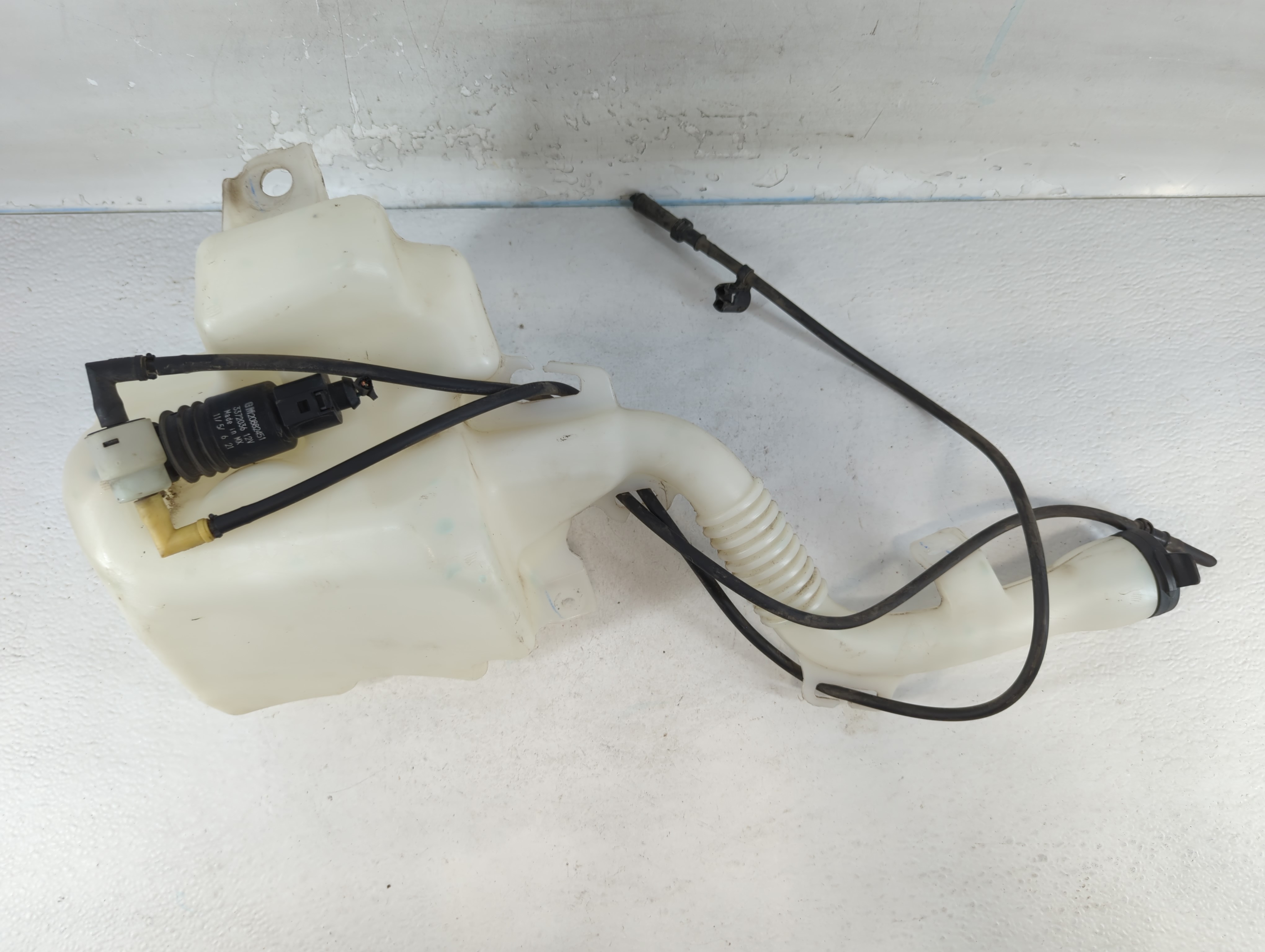 2010-2017 Gmc Terrain Windshield Washer Fluid Reservoir Bottle Oem 819938 - Oemusedautoparts1.com