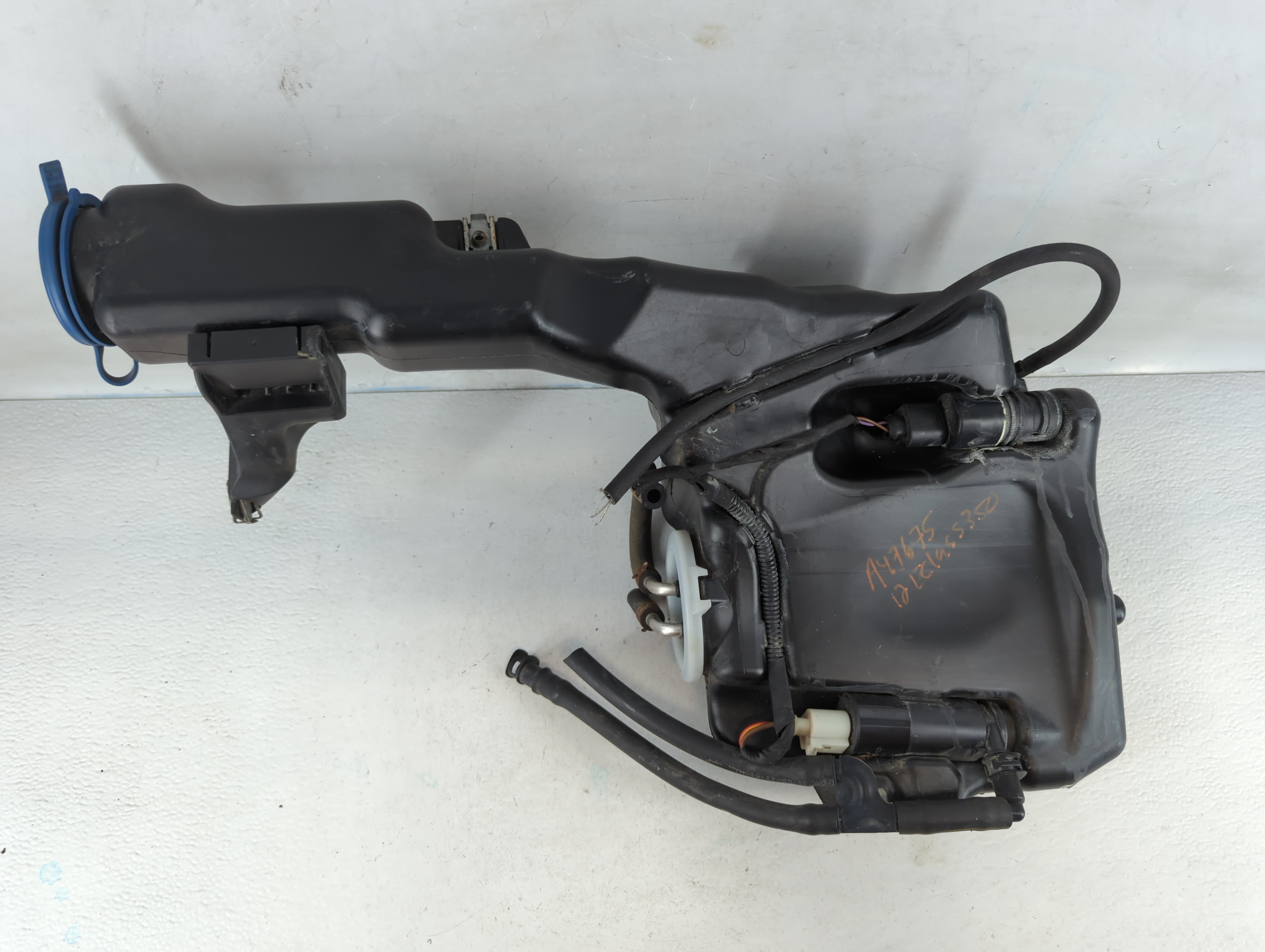 2008-2014 Mercedes-benz C300 Windshield Washer Fluid Reservoir Bottle Oem 819939 - Oemusedautoparts1.com