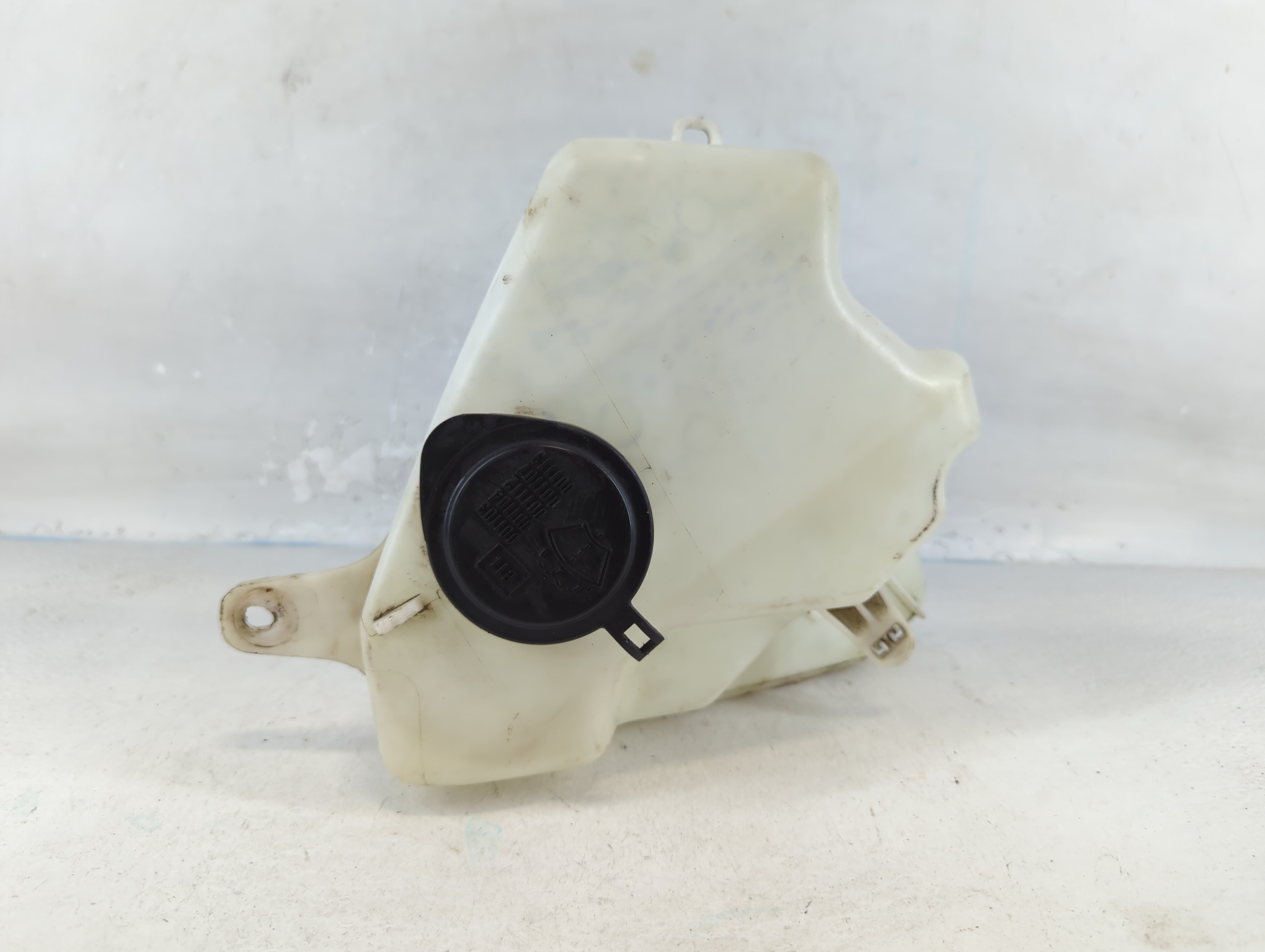 Picture of 2004-2009 Toyota Prius Windshield Washer Fluid Reservoir Bottle Oem 819940