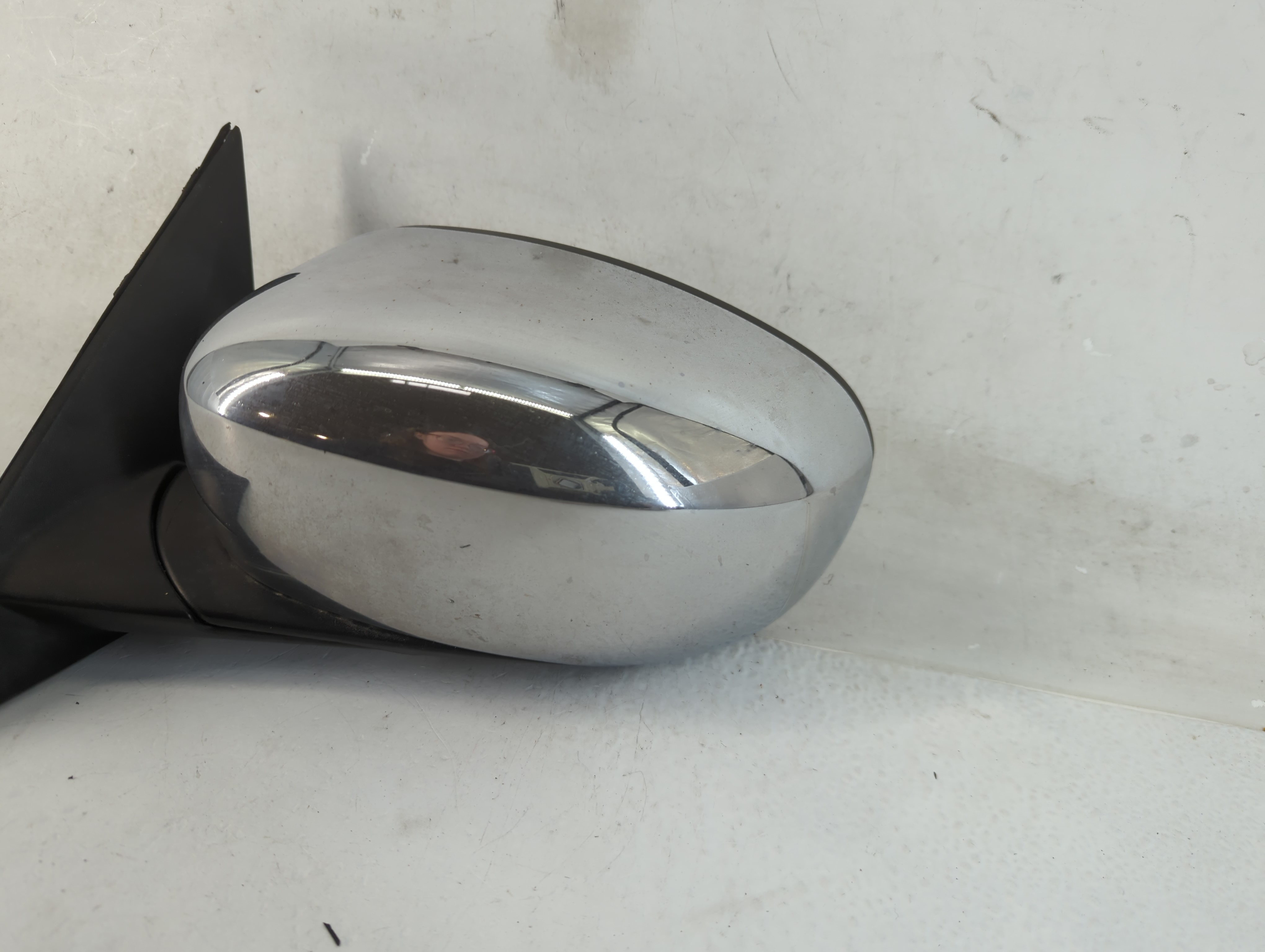 2005-2010 Chrysler 300 Driver Left Side View Power Door Mirror Chrome 819981 - Oemusedautoparts1.com