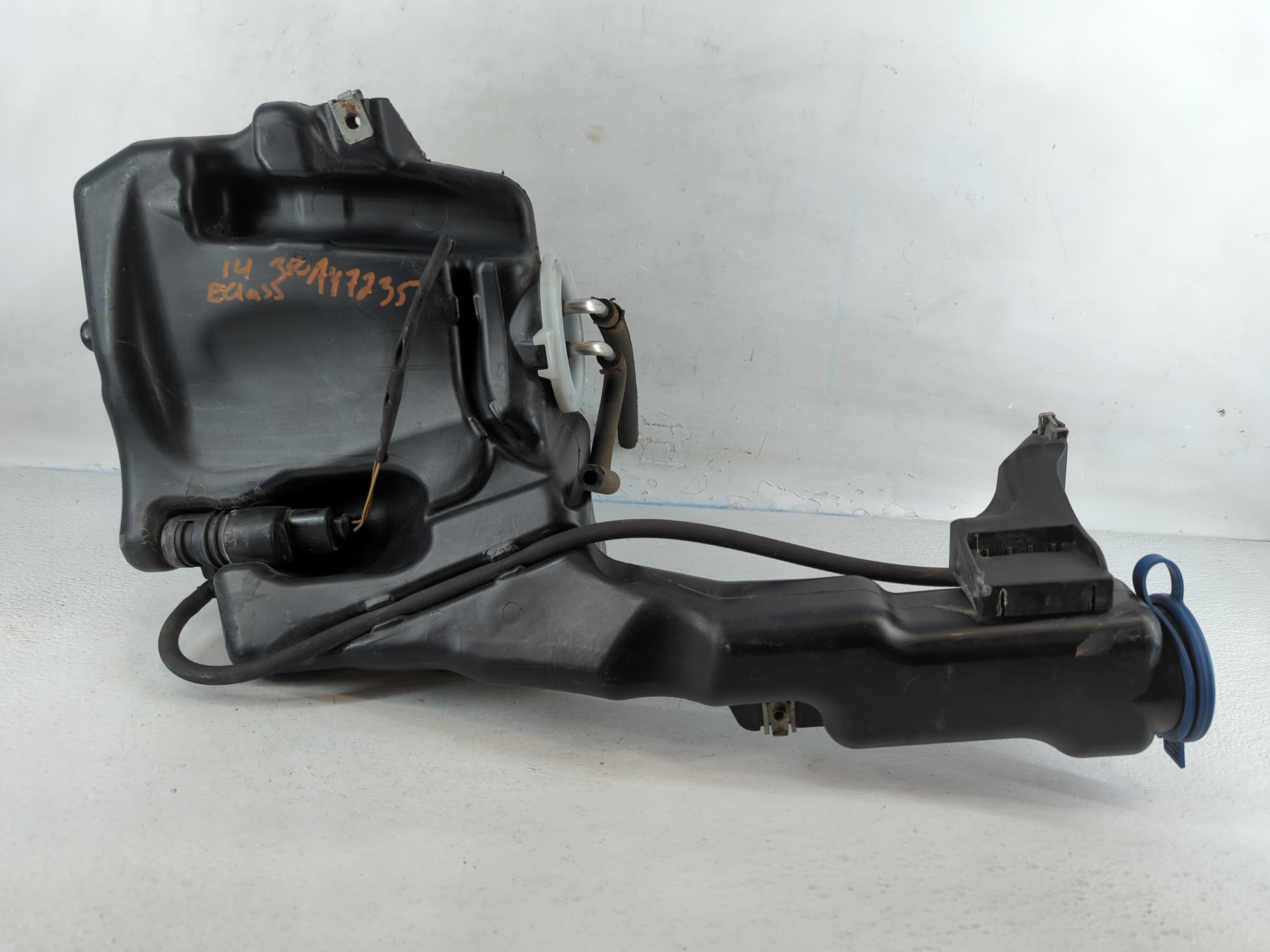 2006-2009 Mercedes-benz E350 Windshield Washer Fluid Reservoir Bottle Oem 820011 - Oemusedautoparts1.com