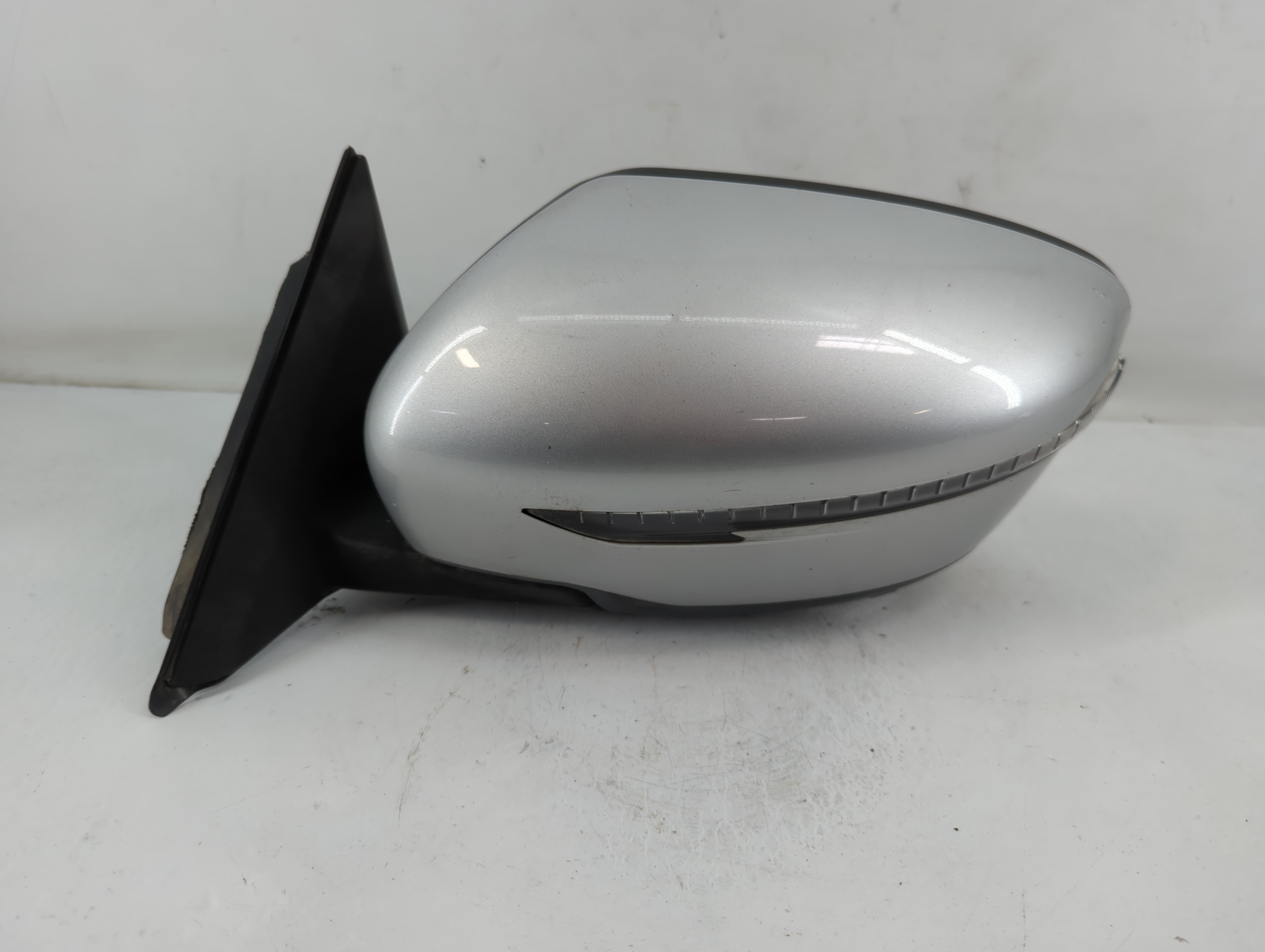 2017-2020 Nissan Rogue Driver Left Side View Power Door Mirror Grey 820204 - Oemusedautoparts1.com