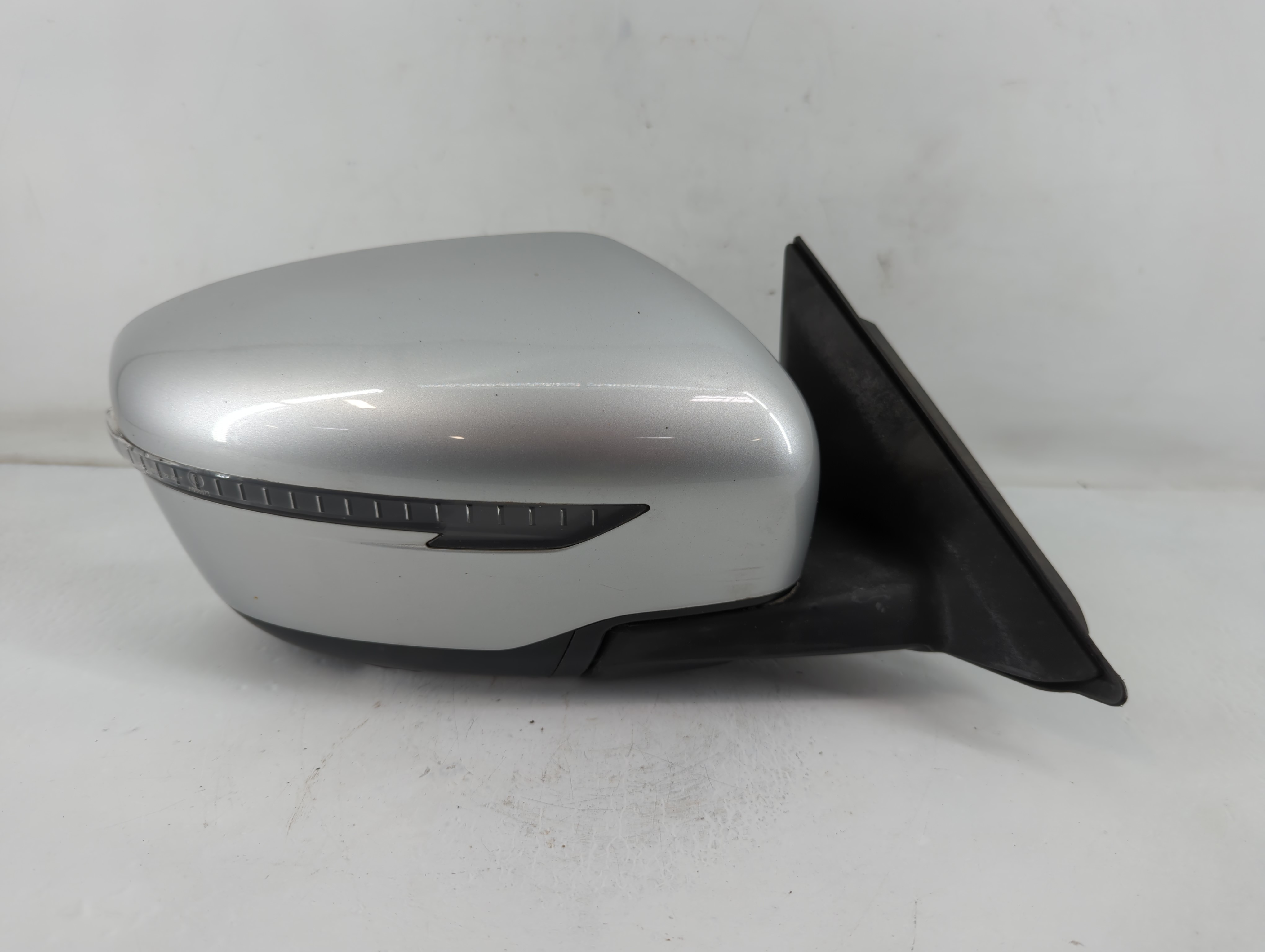 2017-2020 Nissan Rogue Passenger Right Side View Power Door Mirror Grey 820206 - Oemusedautoparts1.com