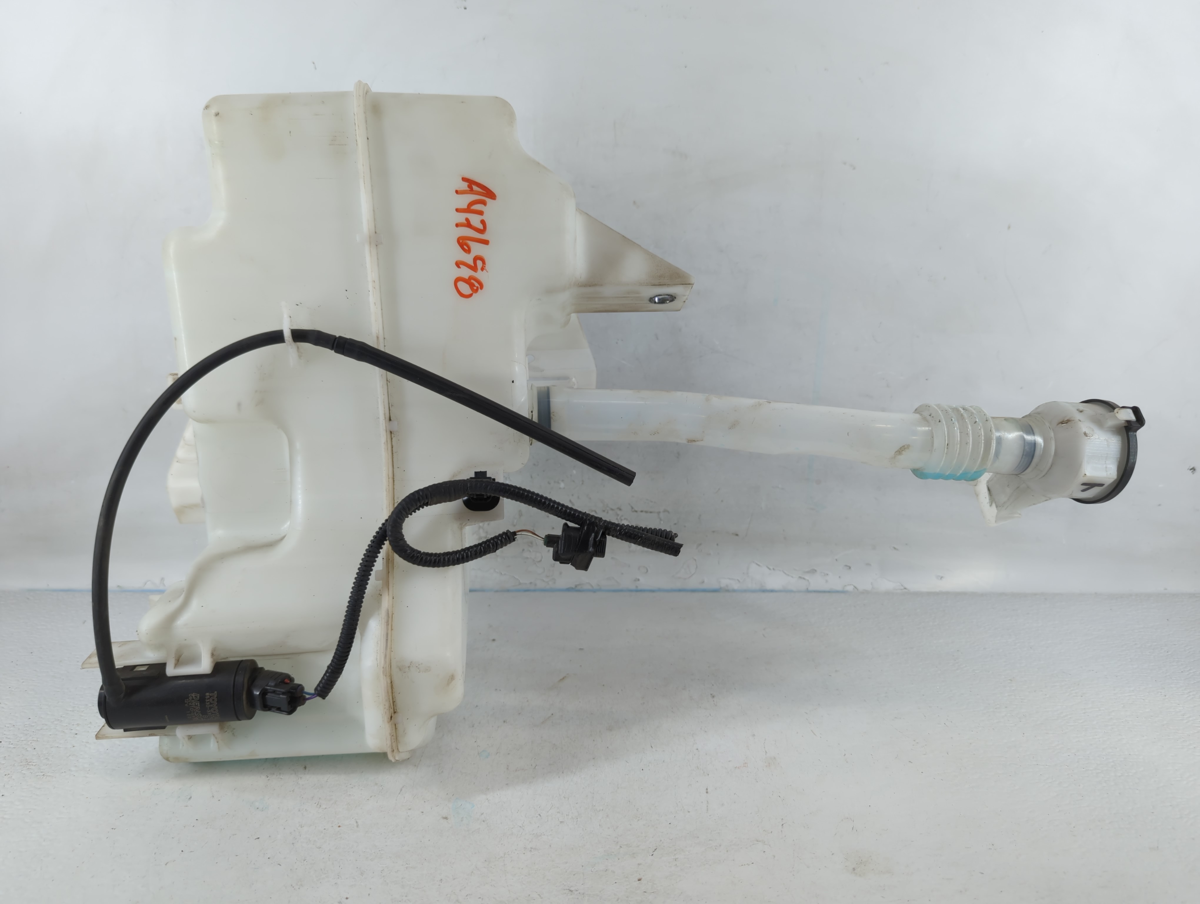2016-2022 Toyota Prius Windshield Washer Fluid Reservoir Bottle Oem 820230 - Oemusedautoparts1.com